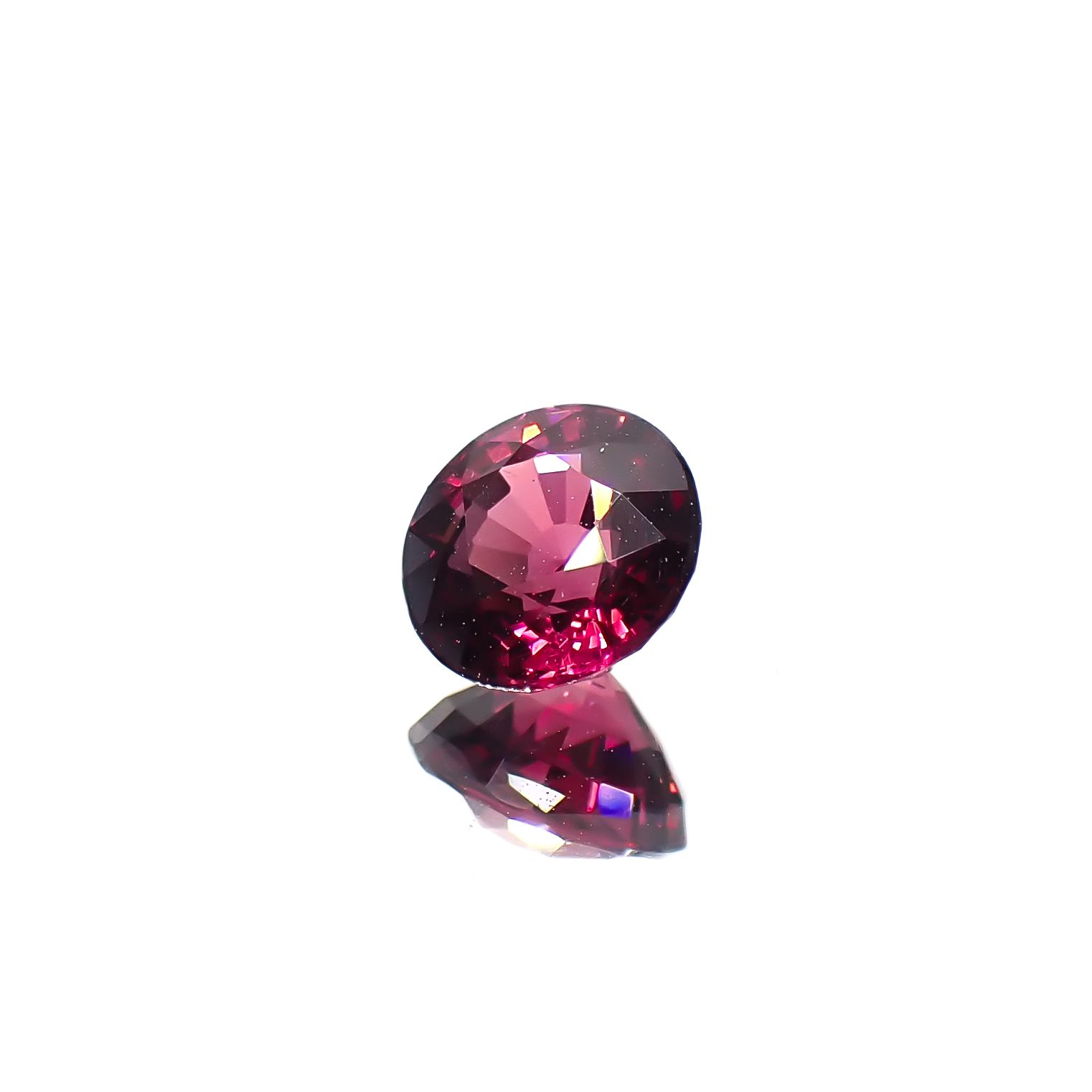 ロードライトガーネット(宝石名ガーネット)ブラジル産 0.99ct 識別済[240928702]5.8x5.8mm前後
