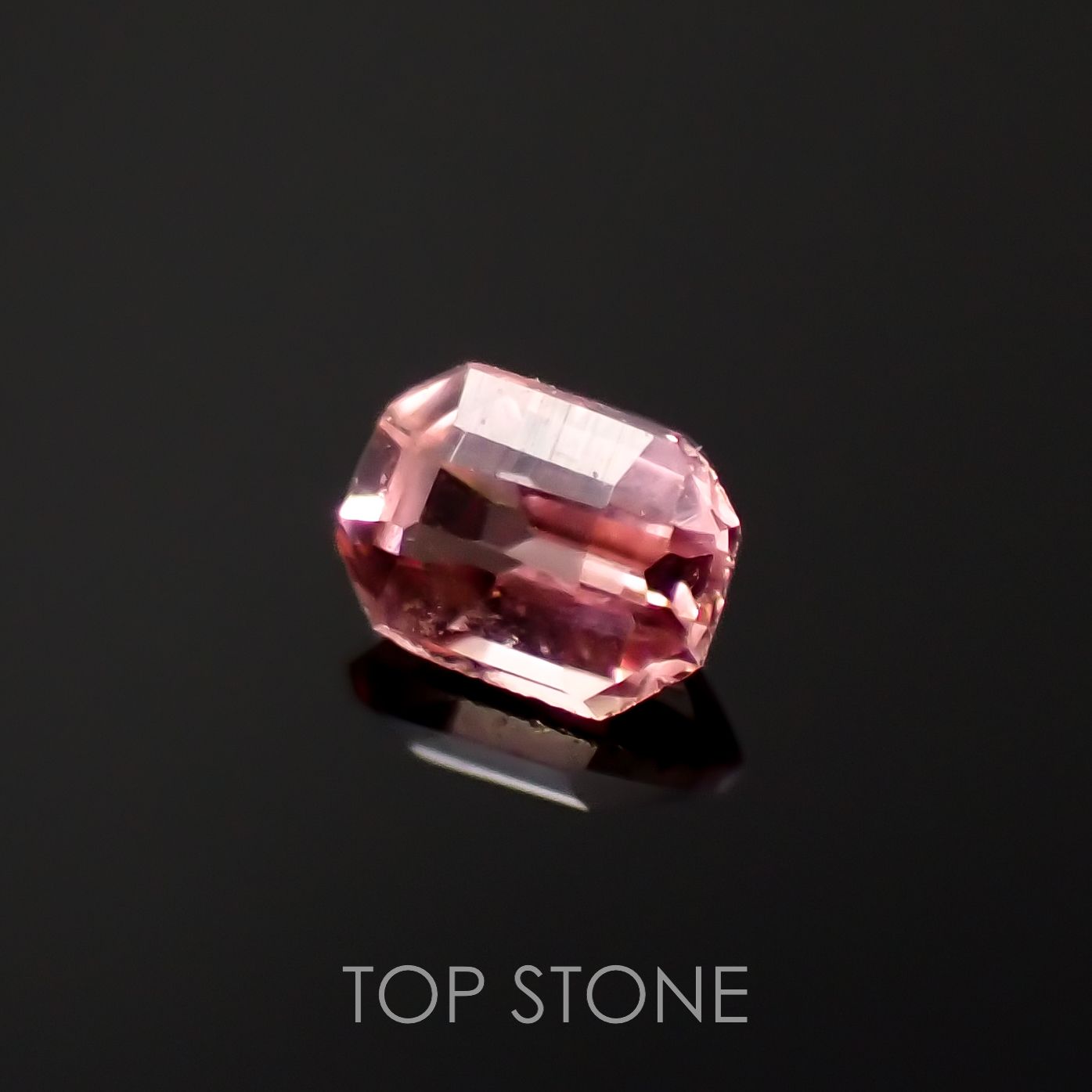 ヴェイリネナイト(宝石名ベイリネナイト)パキスタン産 0.037ct 識別済[221219284]2.1x1.6mm前後
