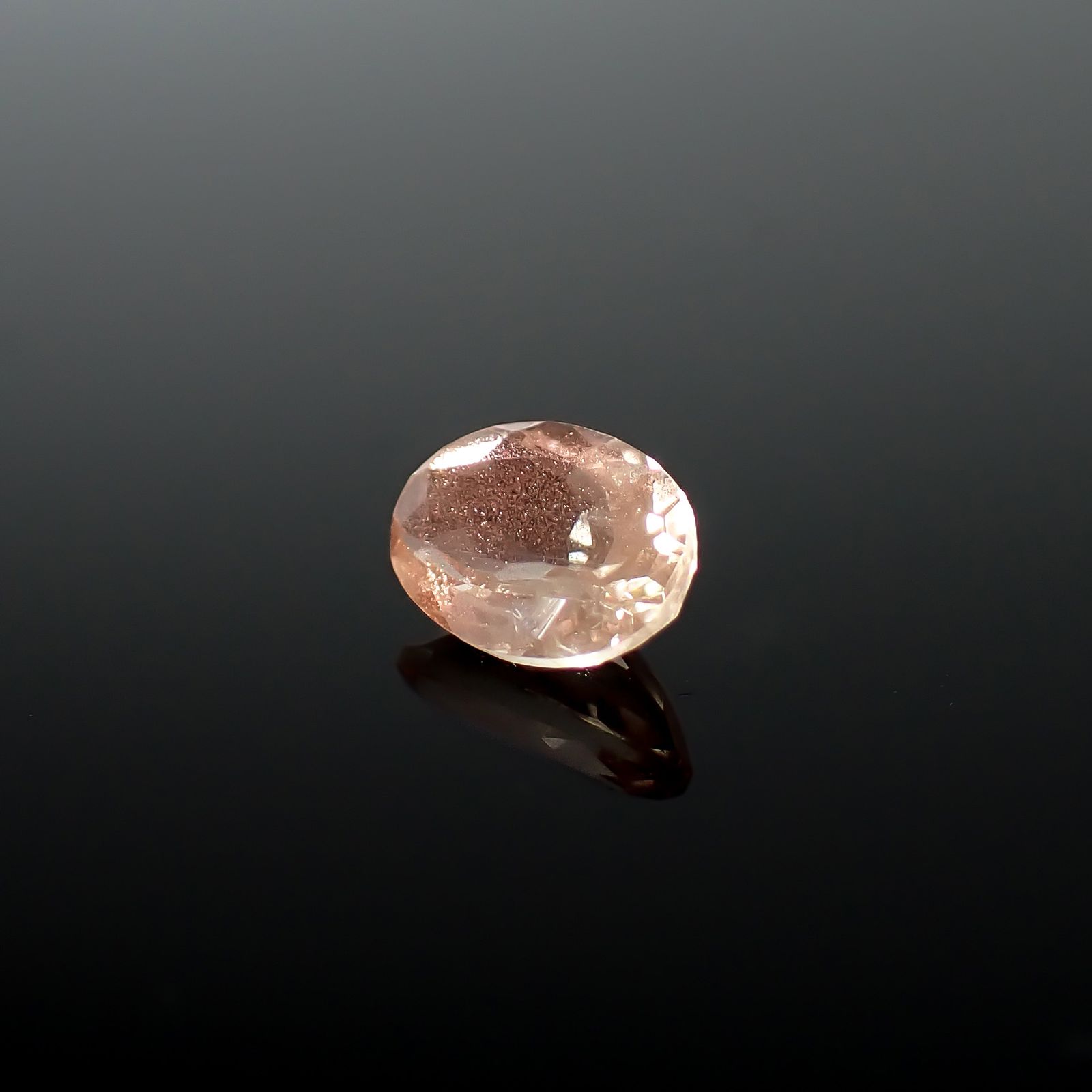 オレゴンサンストーン アメリカ・オレゴン州産 0.63ct / 6.8x4.8mm前後 [260732642]