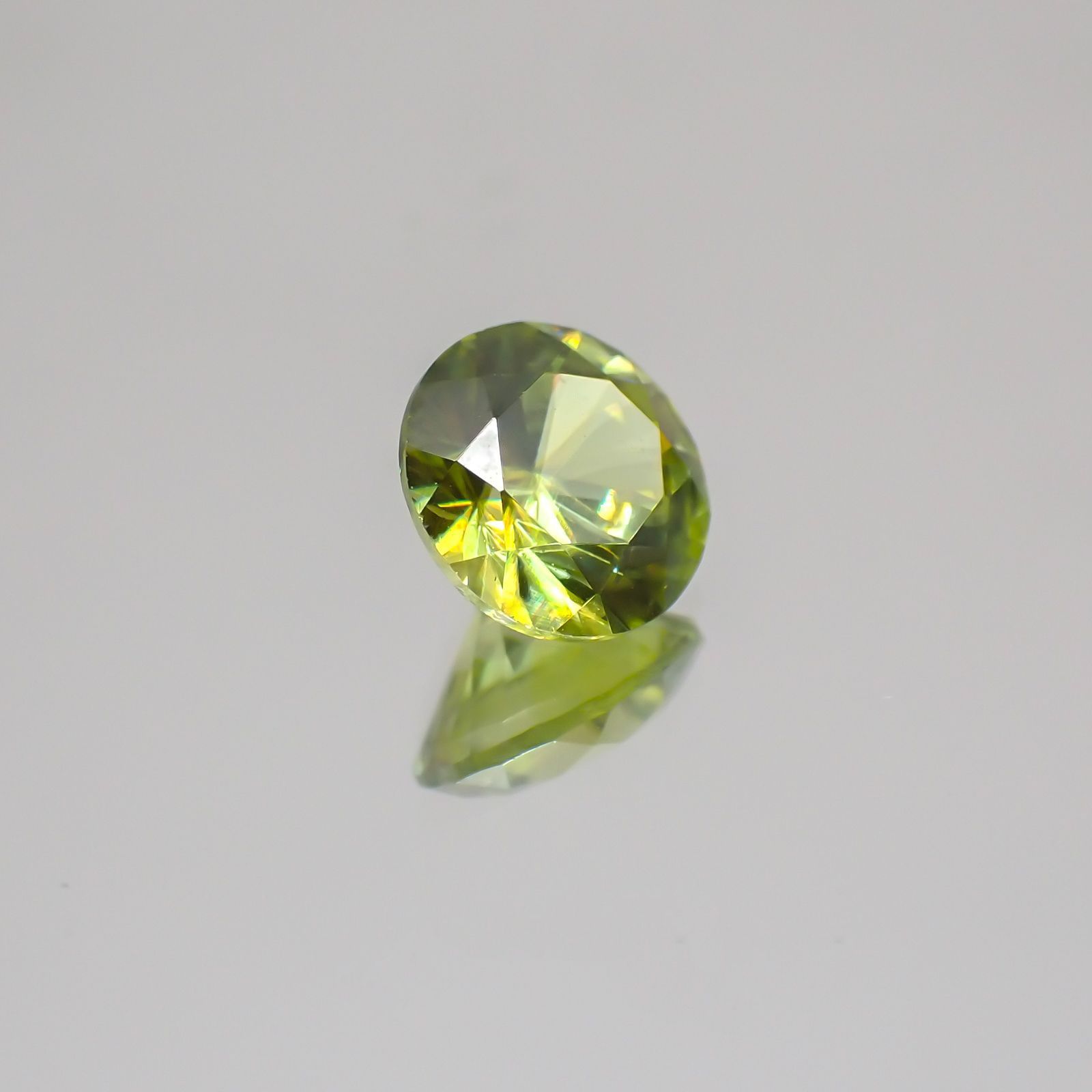 スフェーン(宝石名スフェーン)マダガスカル産 1.116ct ソ付(彩珠)[231224435]6.6x6.7mm前後