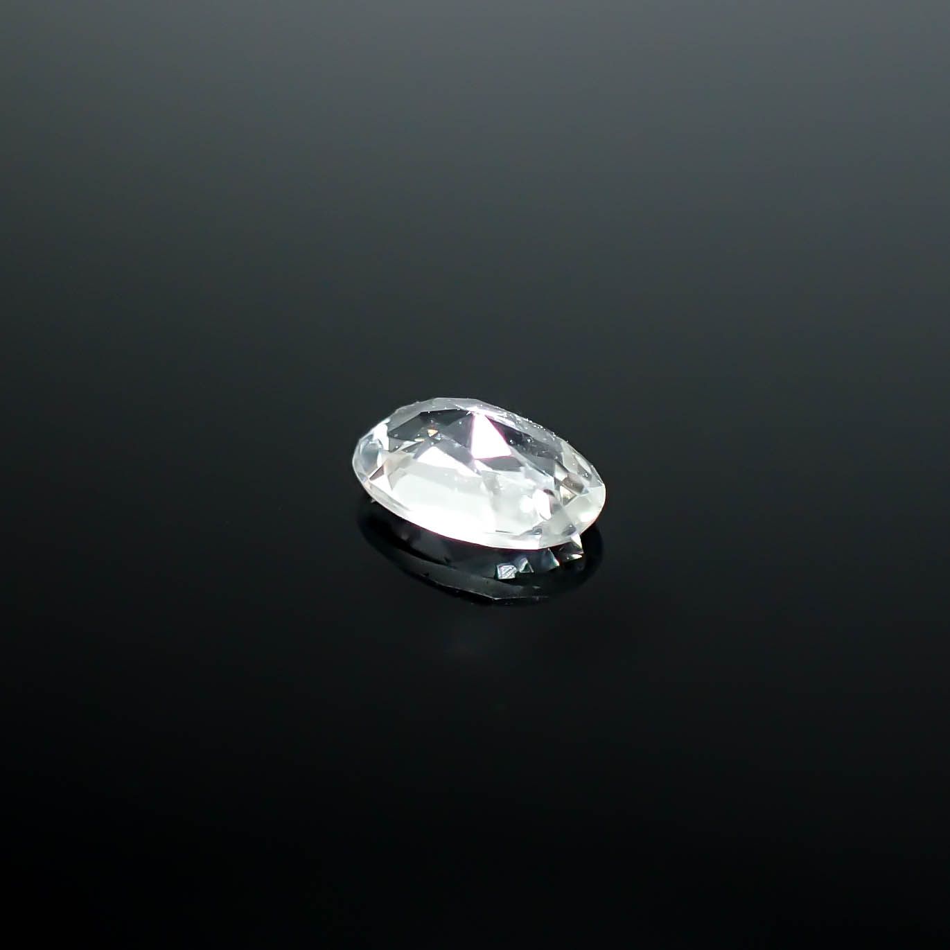 フォルステライト(宝石名フォルステライト)ビルマ産 0.15ct 識別済[250730786]4.1x2.7mm前後