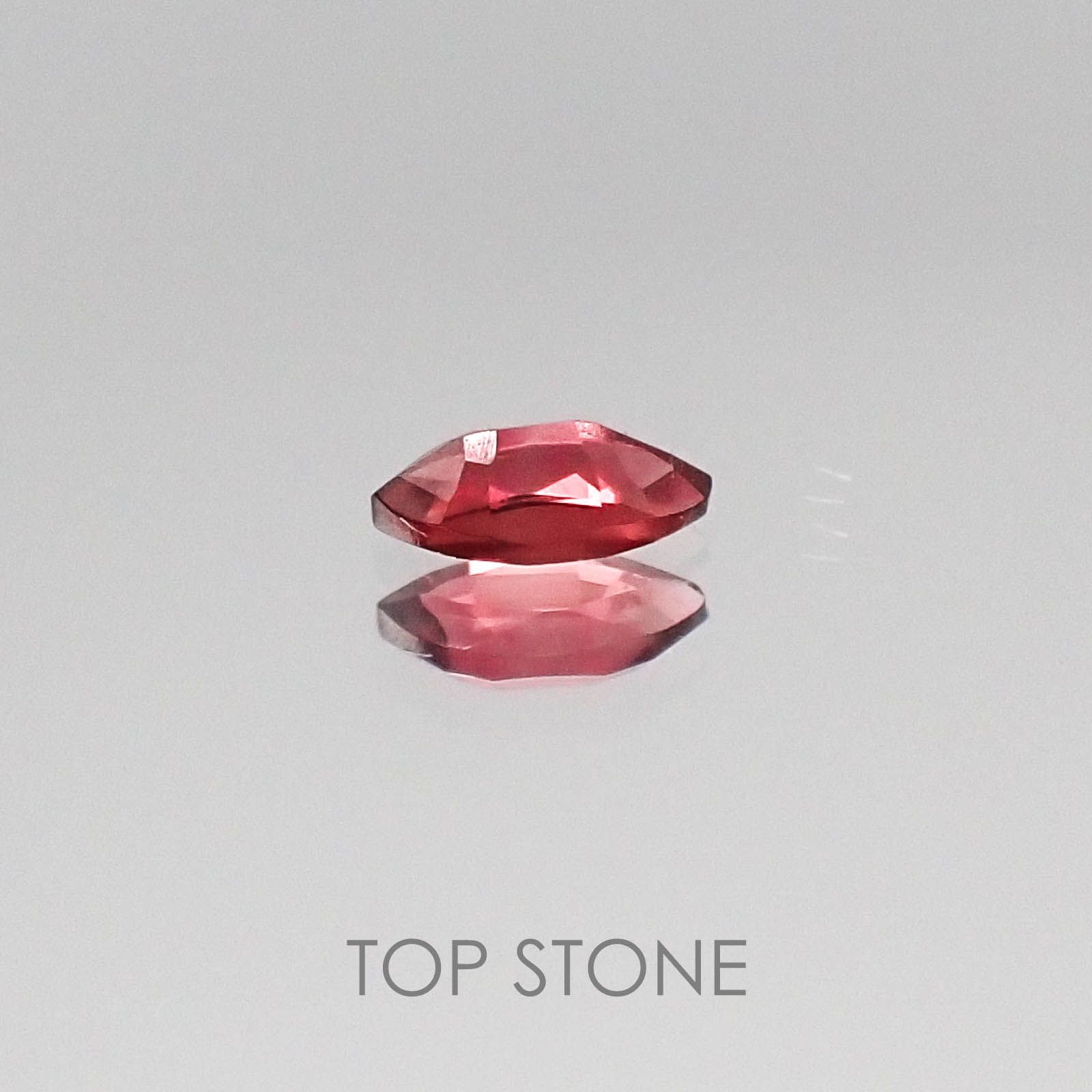 レッドスピネル(宝石名レッド・スピネル) タンザニア産 0.17ct 識別済[20073919]4.8×2.5mm前後