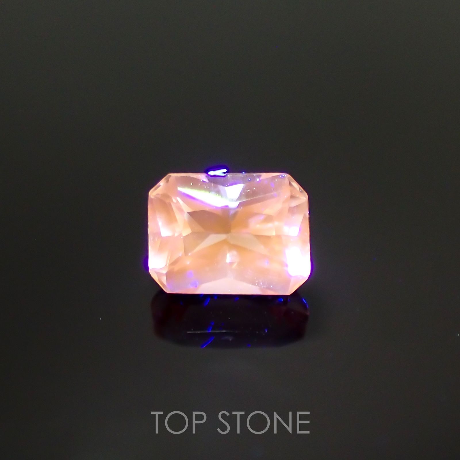 マリアライト フルオレッセンス(宝石名パープル・スキャポライト)スリランカ産 0.32ct 識別済[220114881]4.7x3.5mm前後