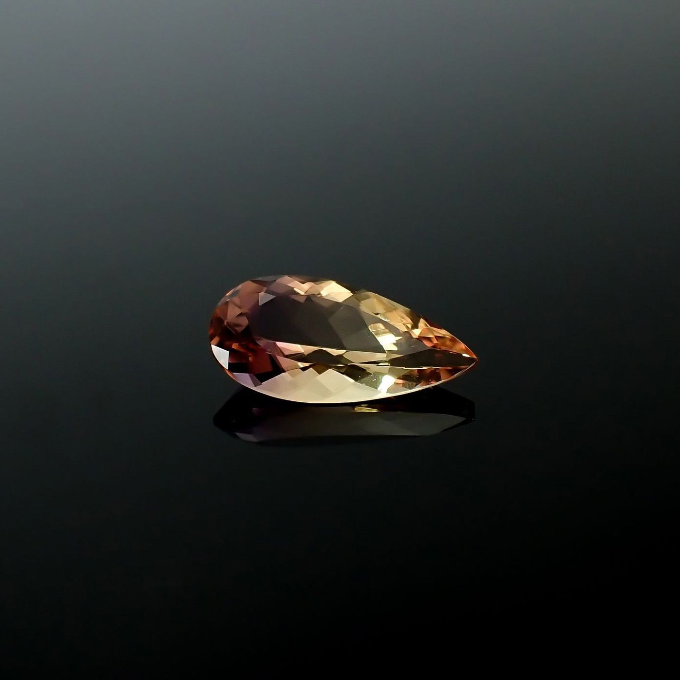 インペリアルトパーズ ブラジル産 1.47ct / 11.3x5.4mm前後 [240326384]