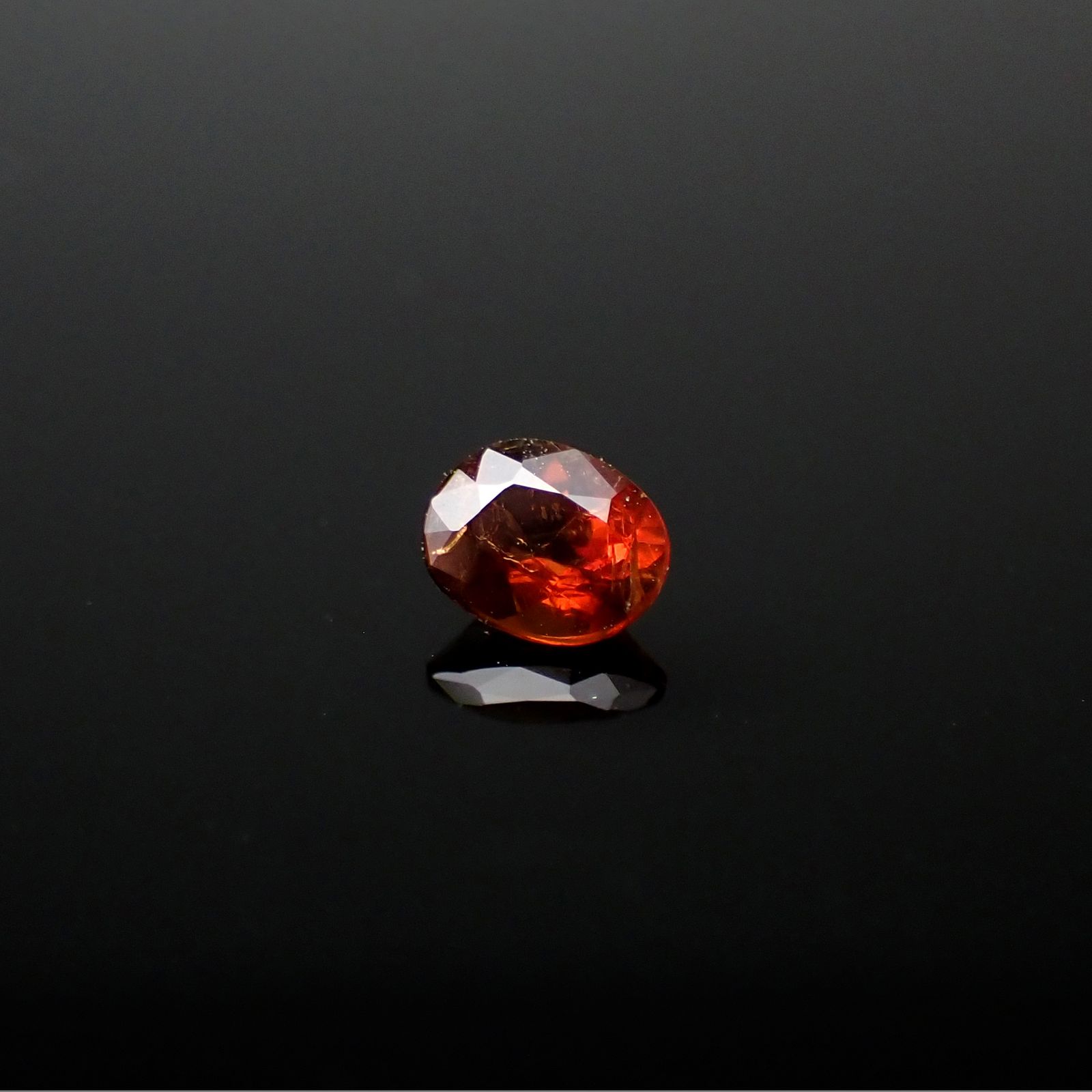 ゴールデンアイオライト マダガスカル産 0.17ct[240527656]4.2x3.2mm前後