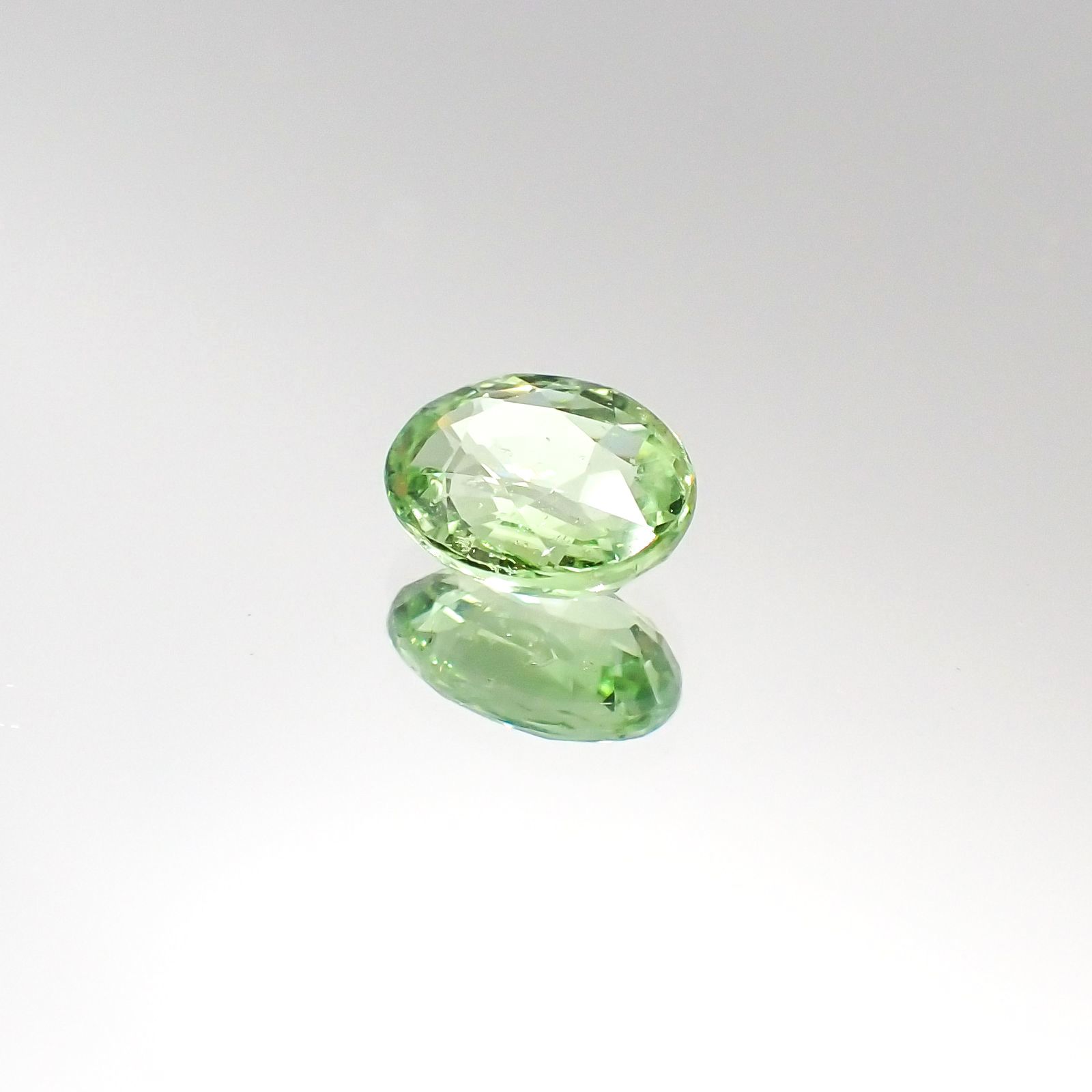 ミントガーネット(宝石名グリーン グロッシュラー・ガーネット)タンザニア・メレラニ鉱山産 1.08ct 識別済[230622487]7.1x5.8mm前後