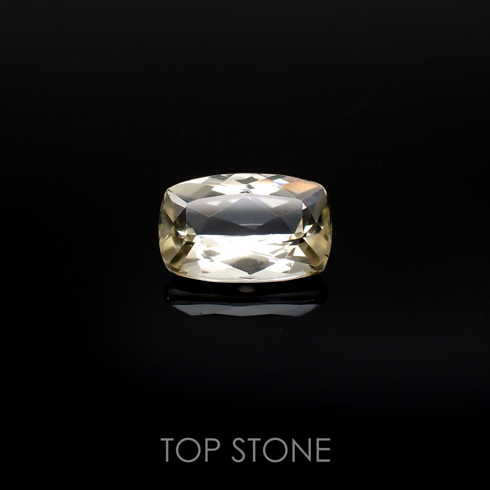 イエロースキャポライト(宝石名イエロー・スキャポライト)ブラジル・ミナスジェライス州産 1.44ct 識別済[220918022]9.1x5.9mm前後