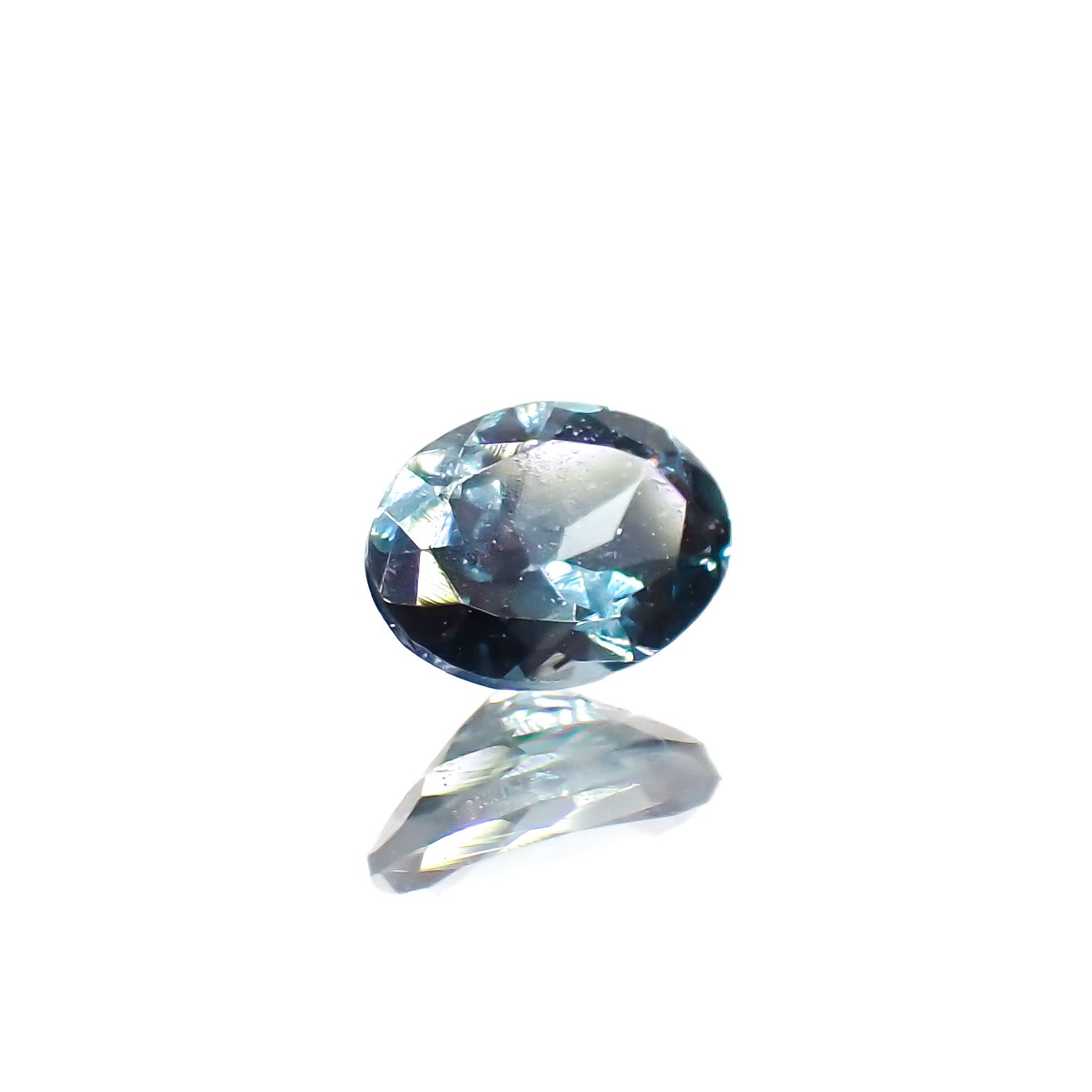 カラーチェンジガーネット アレキタイプ マダガスカル・ベキリー産 0.17ct[230923538]3.9x2.9mm前後