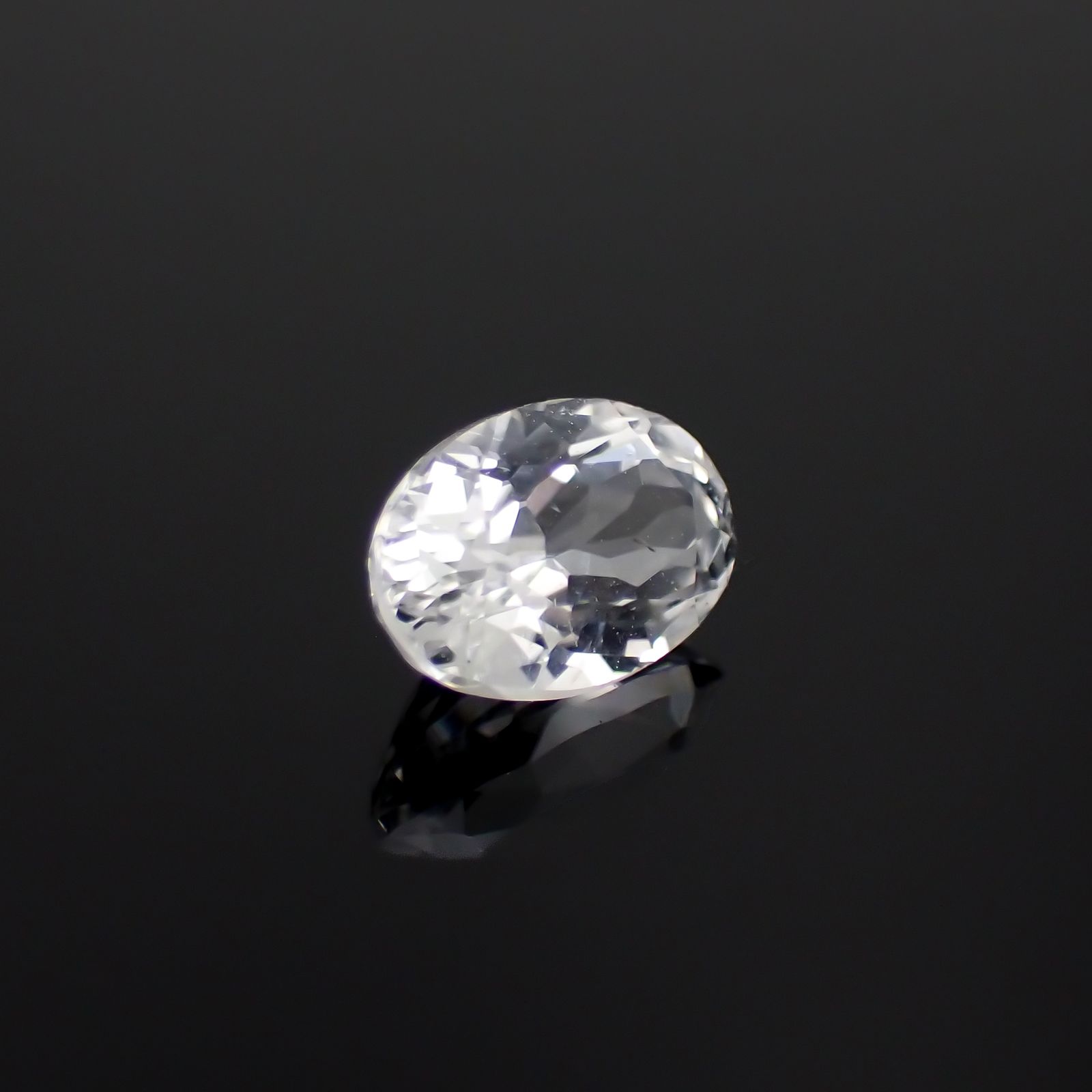 フェナカイト(宝石名フェナカイト)ブラジル産 0.68ct 識別済[230923401]6.7x4.5mm前後