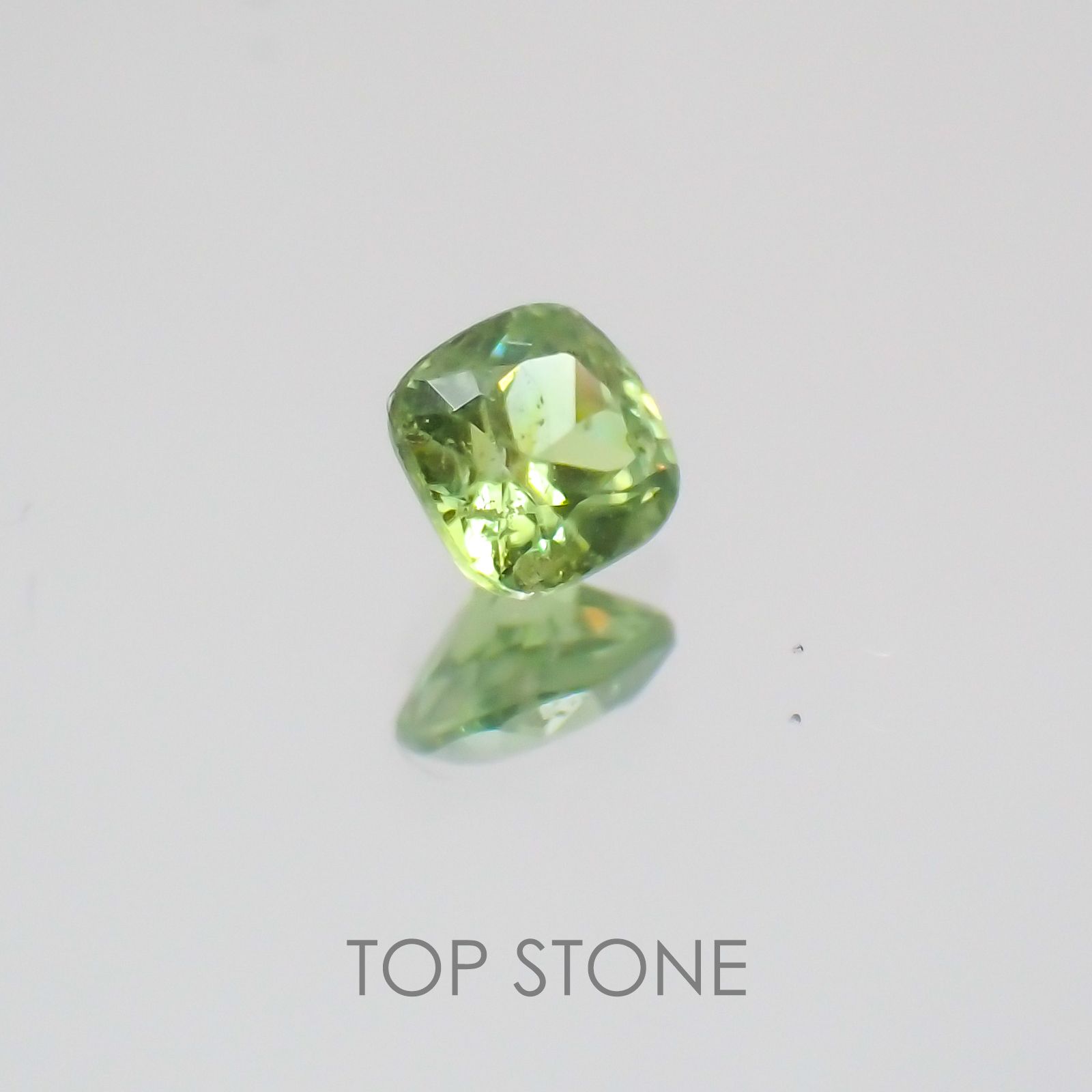 デマントイドガーネット ナミビア産 ルース 0.21ct[21029892]3.2×3.2mm前後