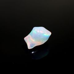 ◇バロック型◇エチオピアオパール(宝石名オパール) エチオピア産 識別済 3.79ct / 13.2x10.9mm前後 [260113175]