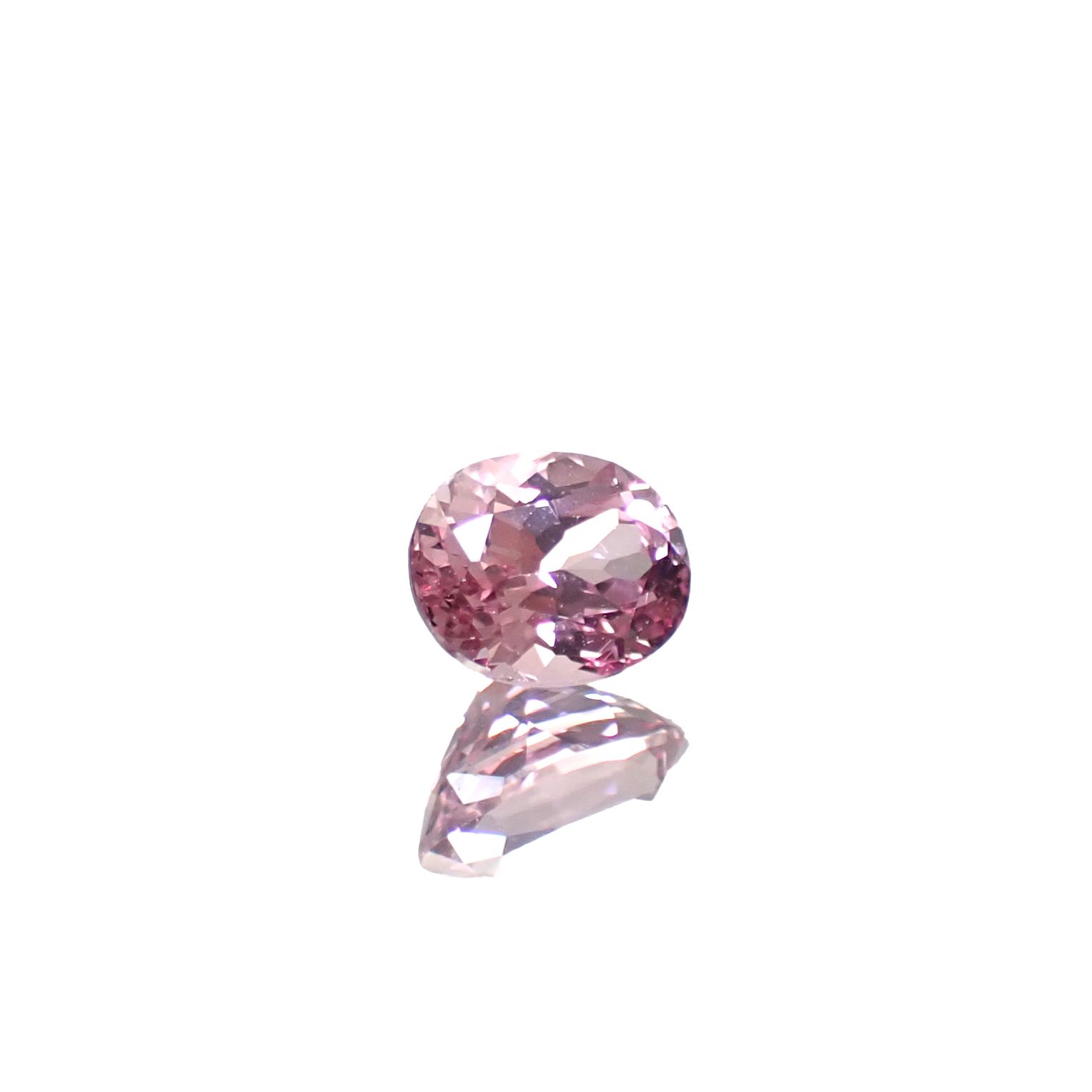 ドラゴンガーネット タンザニア産 0.97ct [250330037]6.4x4.9mm前後