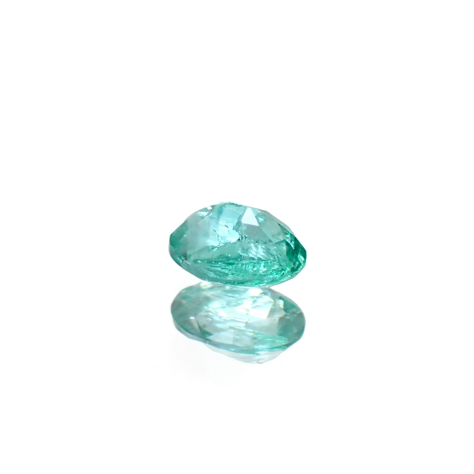 ブルーエメラルド(ブルーグリーンベリル) ザンビア産 0.30ct [250430285]5x3.9mm前後