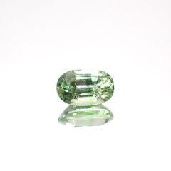 ミントガーネット(宝石名グリーン・グロッシュラー・ガーネット)タンザニア産 0.62ct 識別済[230923500]6.1x3.9mm前後