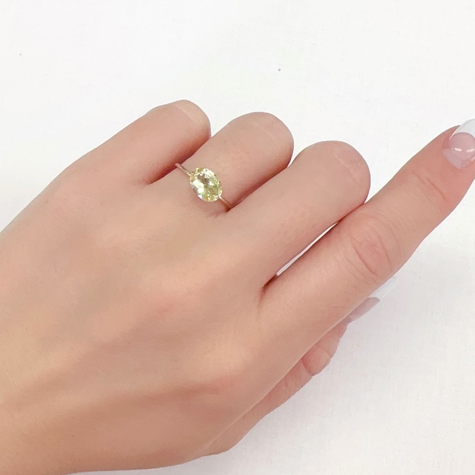 イエローダンビュライト タンザニア産 1.22ct[240125465]8.1x6mm前後