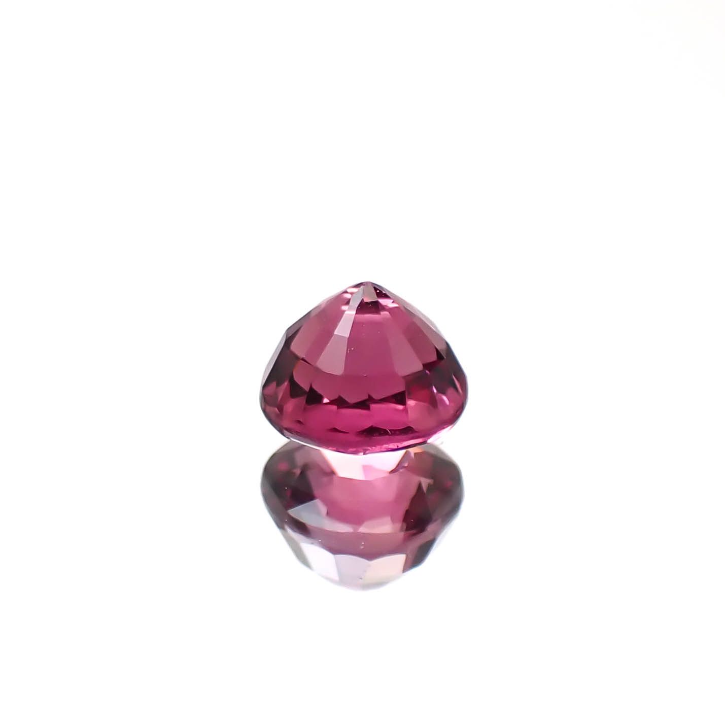 ロードライトガーネット(宝石名ロードライト・ガーネット)ブラジル産 1.00ct 識別済[250530365]5.4x5.4mm前後