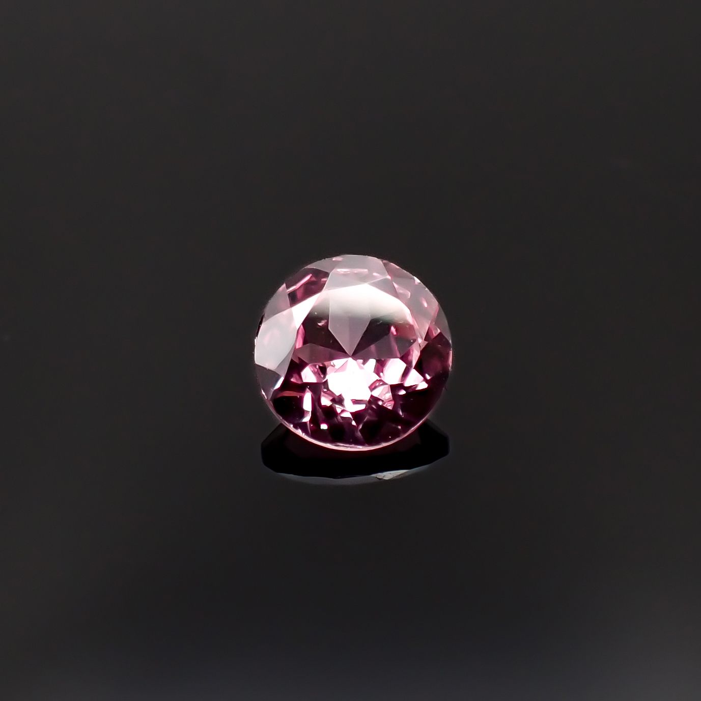 カラーシフトマラヤガーネット タンザニア産 1.10ct[231124343]6.5x6.5mm前後