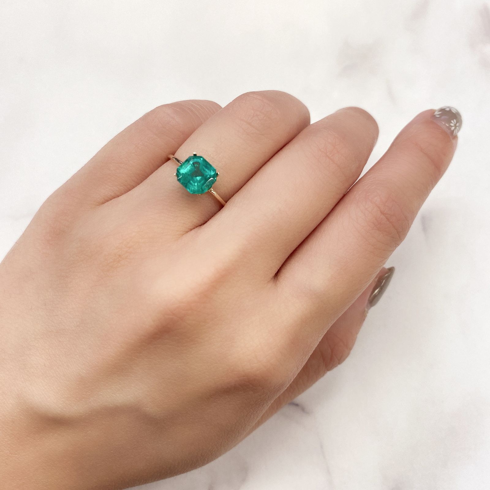 エメラルド(宝石名エメラルド) コロンビア産 1.768ct ソ付(彩珠)[210913158]7.4×7.1mm前後