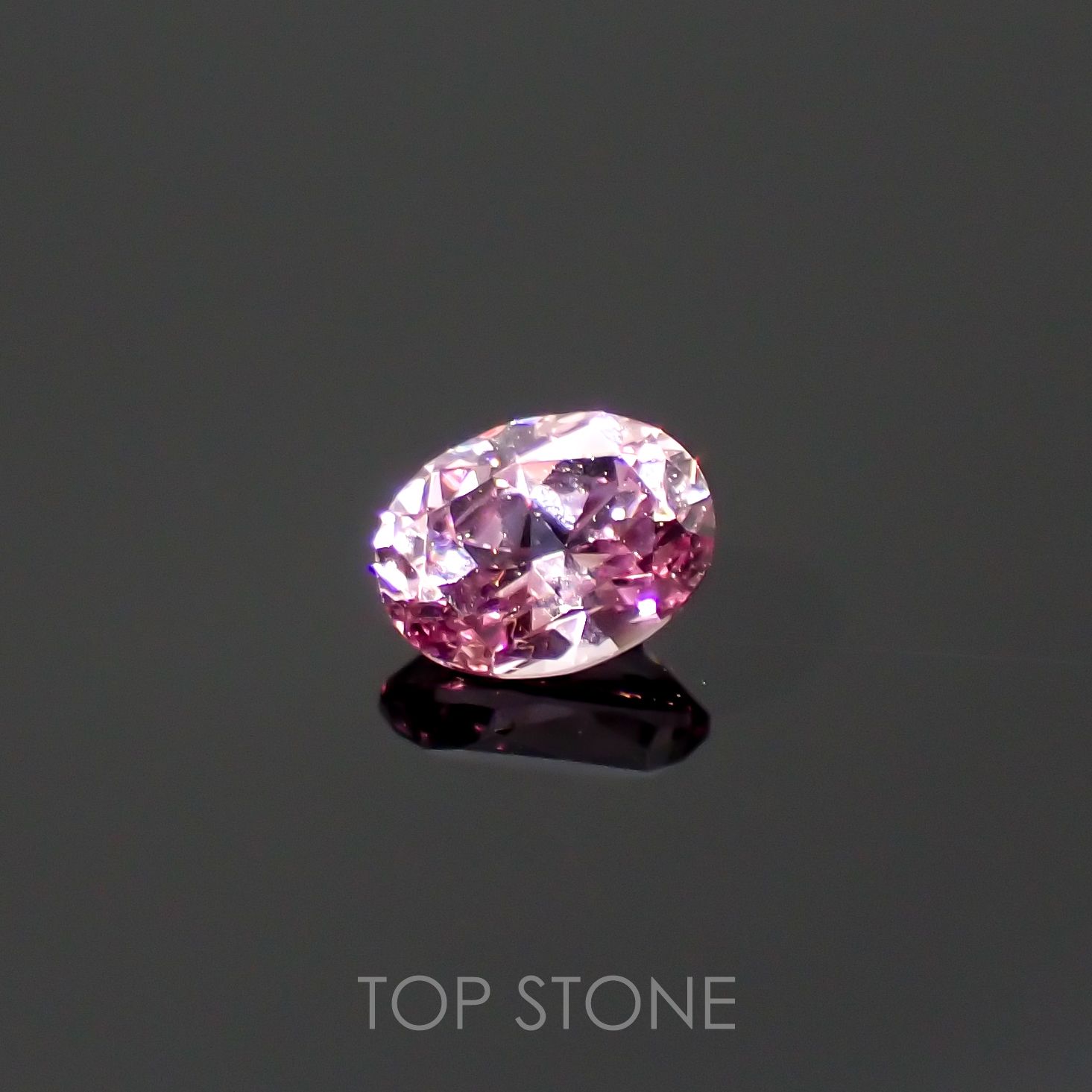 カラーシフトマラヤガーネット(宝石名ガーネット)タンザニア産 0.23ct 識別済[220515840]3.9x3mm前後