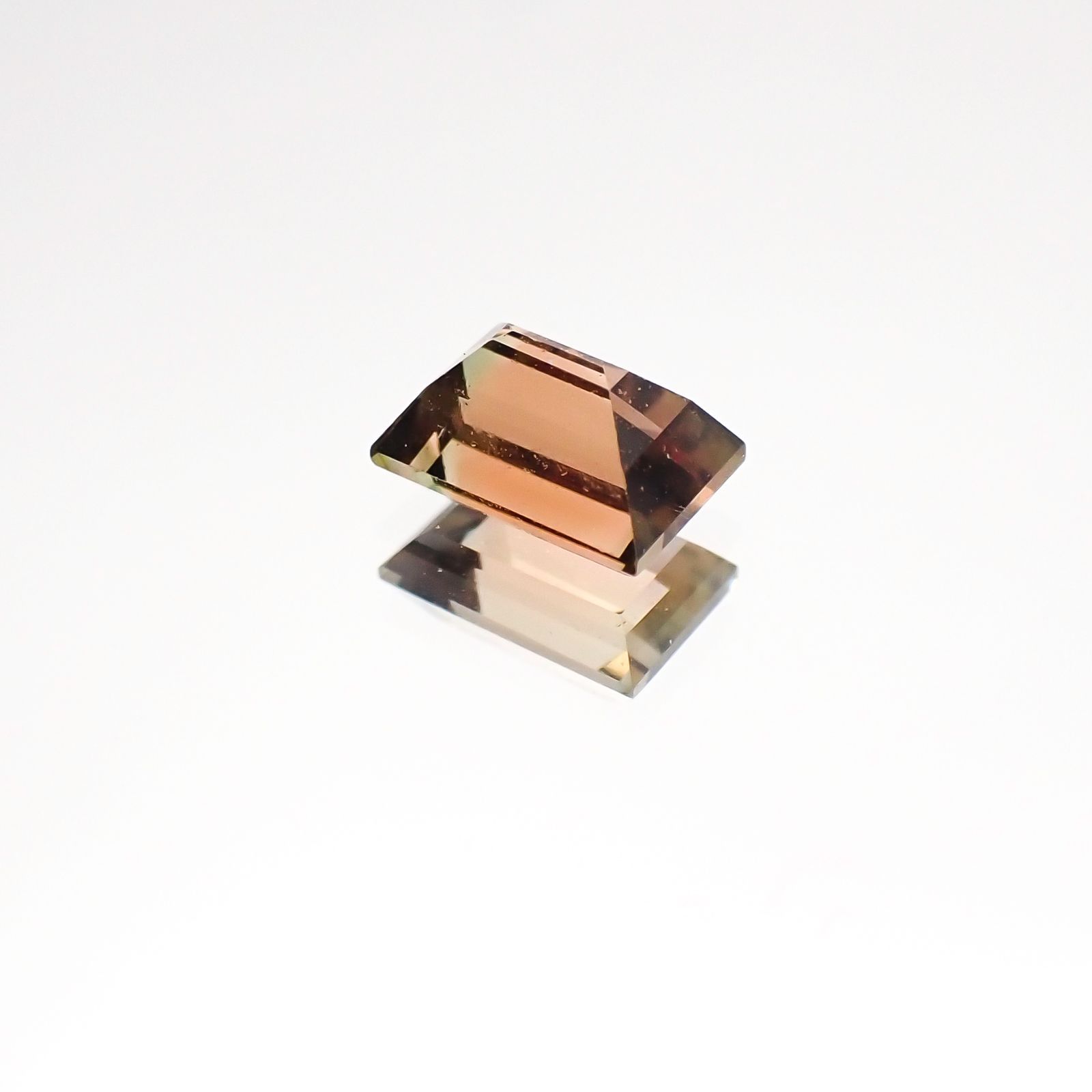 バイカラートルマリン(宝石名バイカラー・トルマリン)ブラジル産 0.77ct 識別済[230622366]6.1x4mm前後