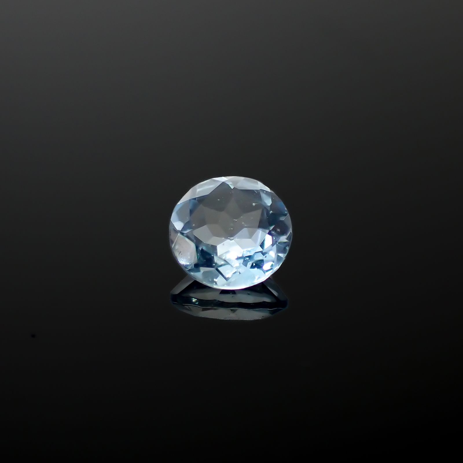 アクアマリン(宝石名アクアマリン)モザンビーク産 0.38ct 識別済[240226010]4.9x4.9mm前後