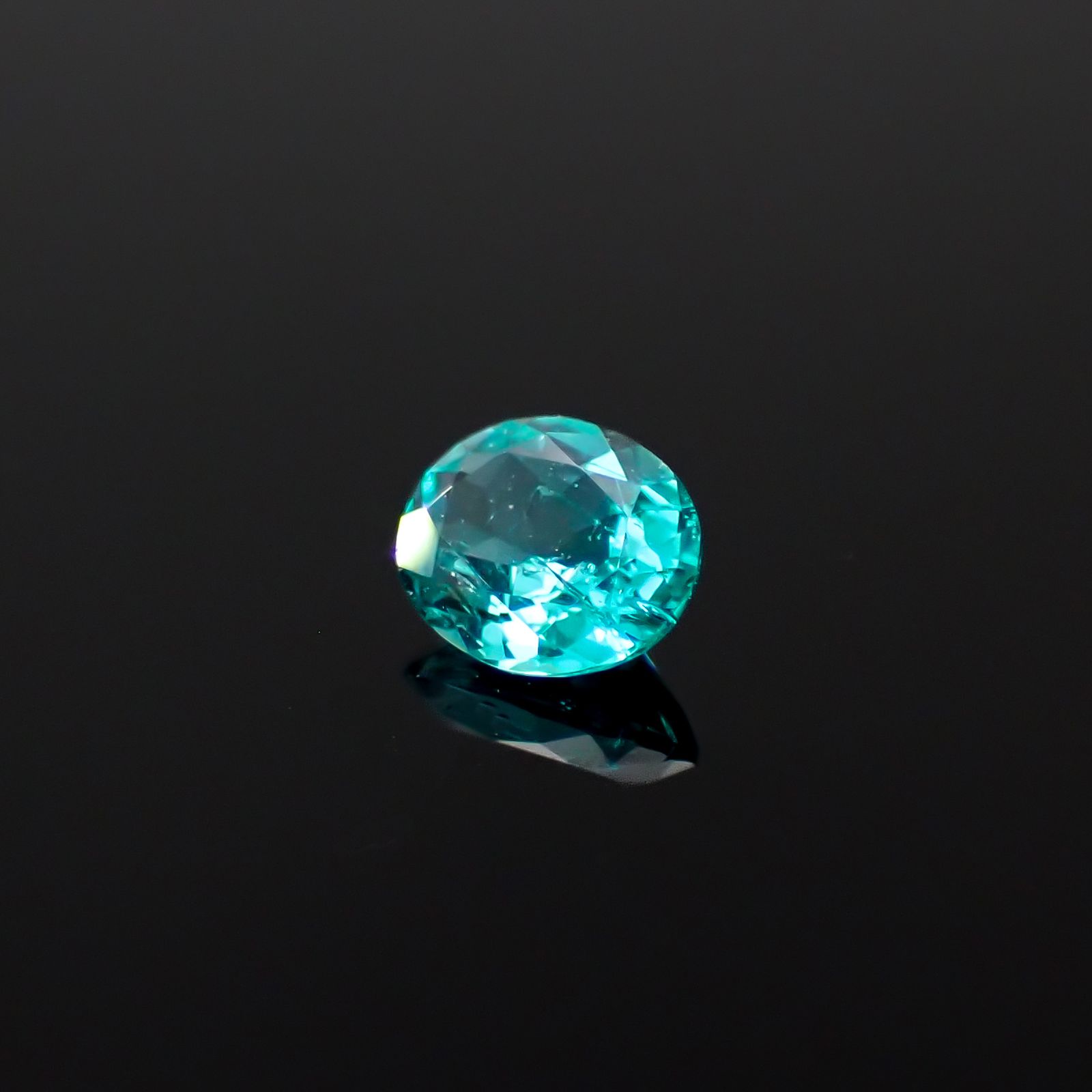 パライバトルマリン ブラジル・パライバ州バターリャ鉱山産 0.23ct[240928737]4.5x3.6mm前後