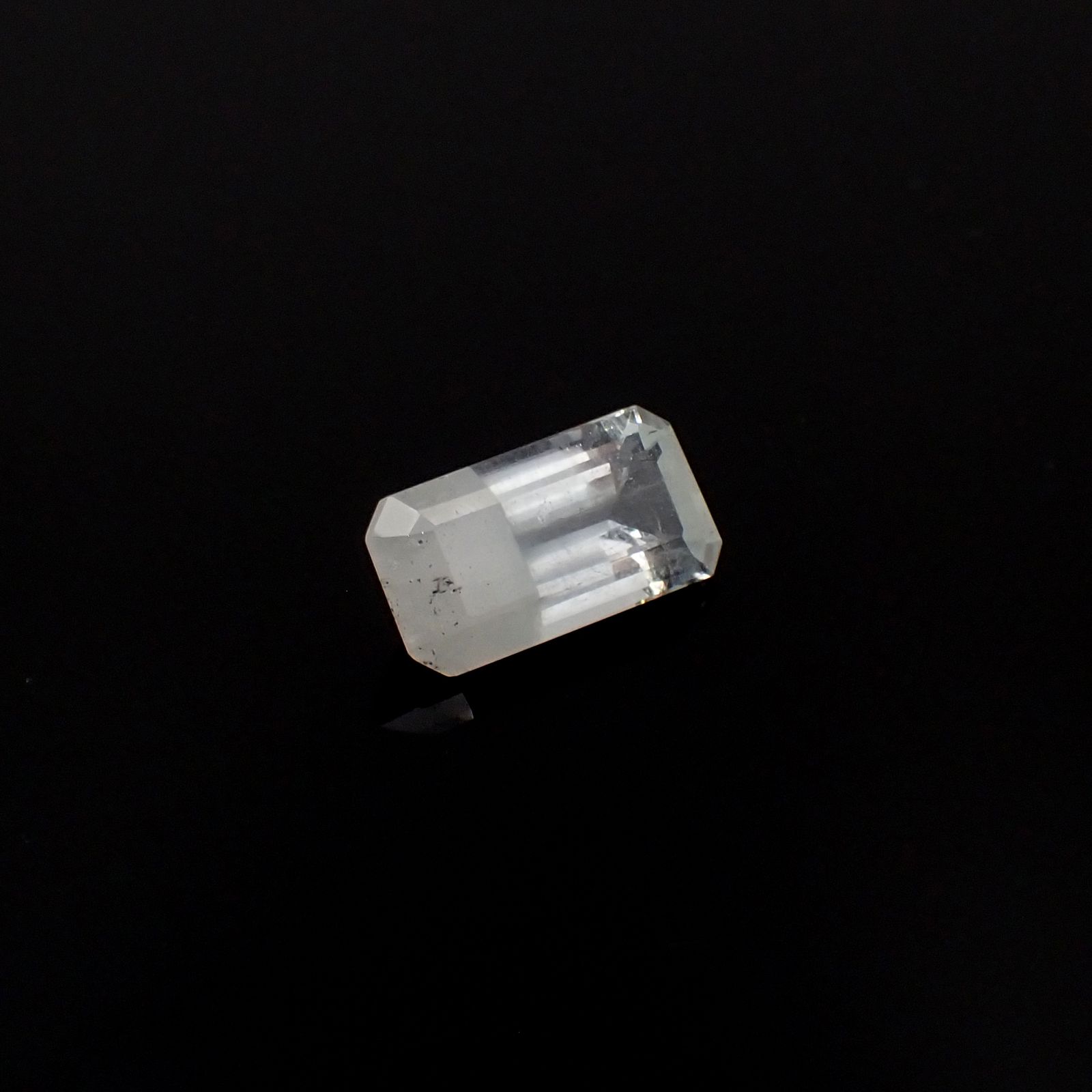 バイカラーベリル（アクアマリンモルガナイト） ブラジル産 3.37ct[231023646]13.2x6.9mm前後