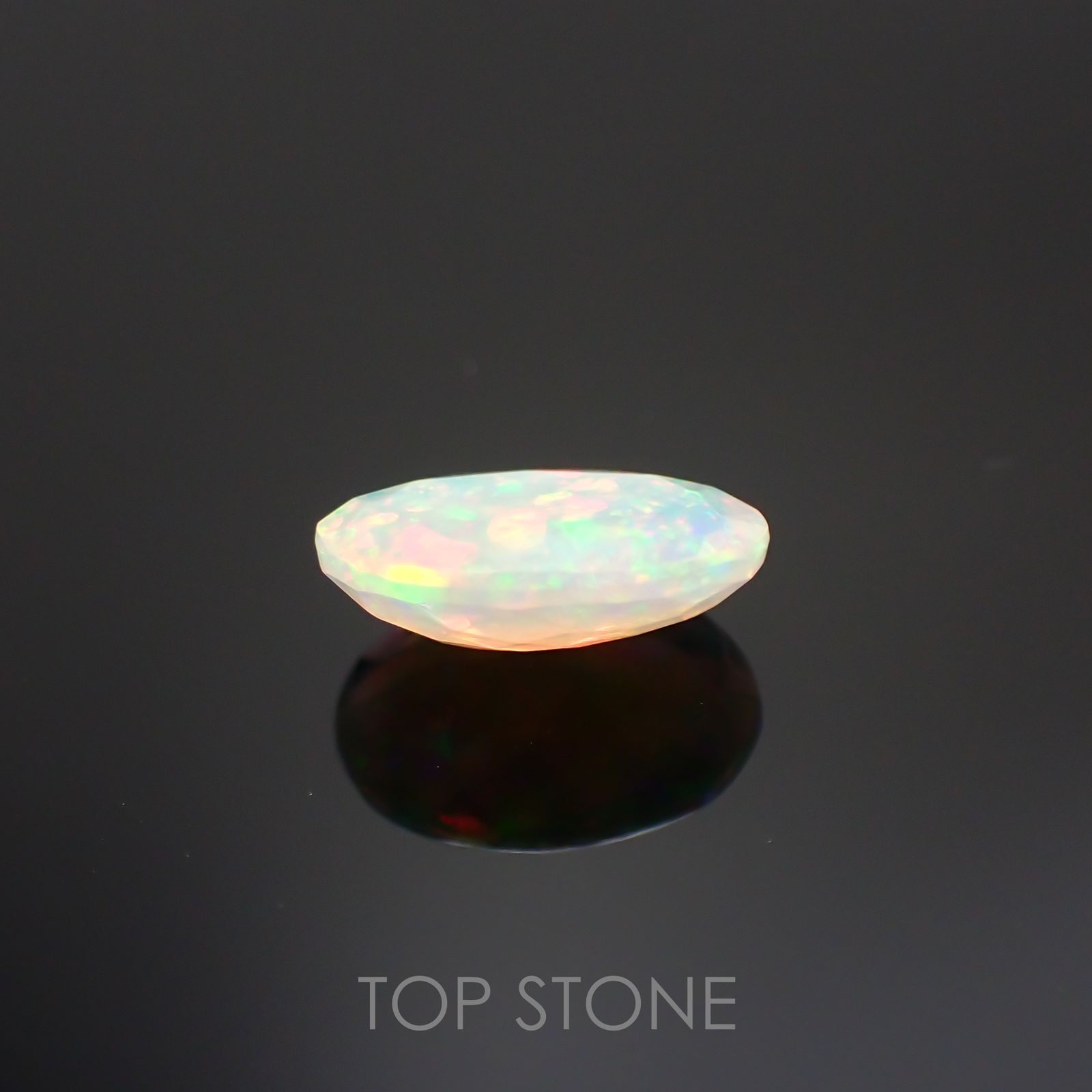 エチオピアオパール(宝石名オパール)エチオピア産 1.10ct 識別済[220114783]9.9x6.7mm前後