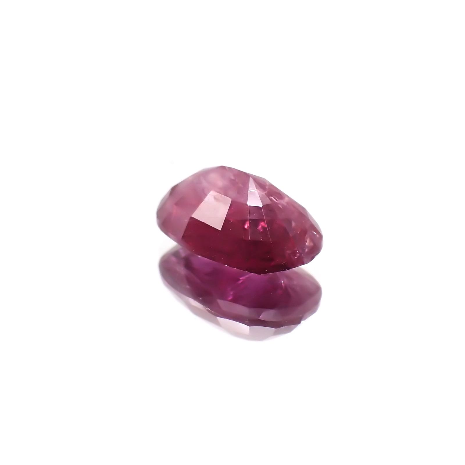 パープルサファイア(宝石名パープル・サファイア) カシミール地方産 1.633ct ソ付(彩珠)[210310235]8.4×5.6mm前後