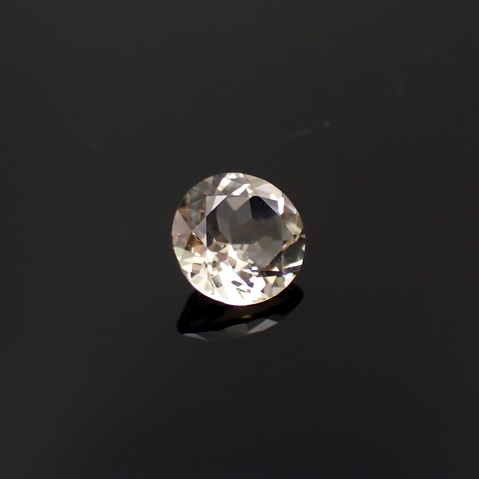 含バリウム・サニディン(宝石名サニディン)ドイツ産 1.31ct 識別済[231224970]7.5x7.5mm前後