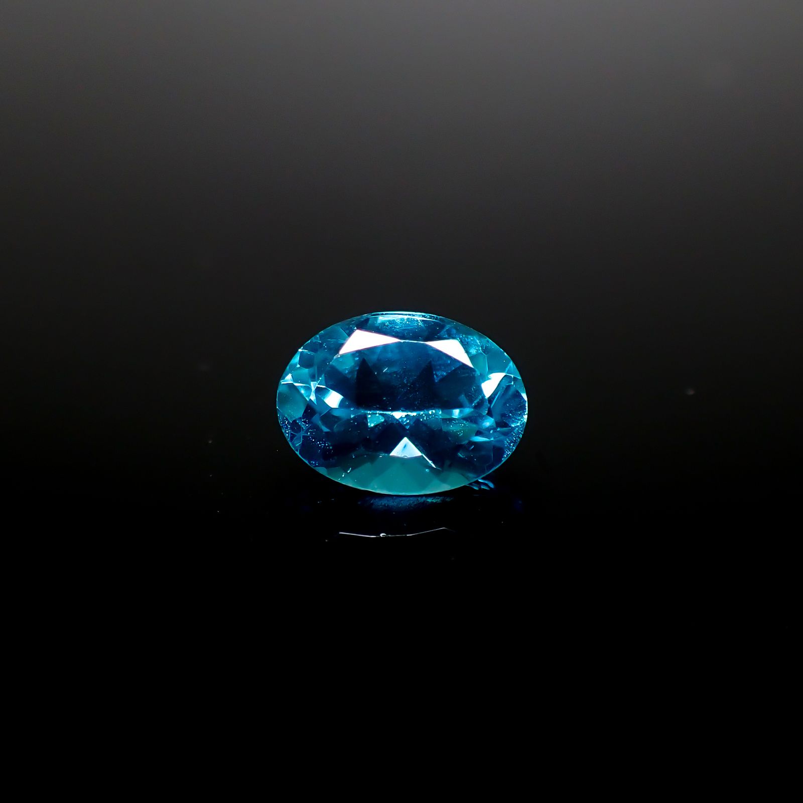 アパタイト アフリカ産 1.29ct [241229518]8x6mm前後