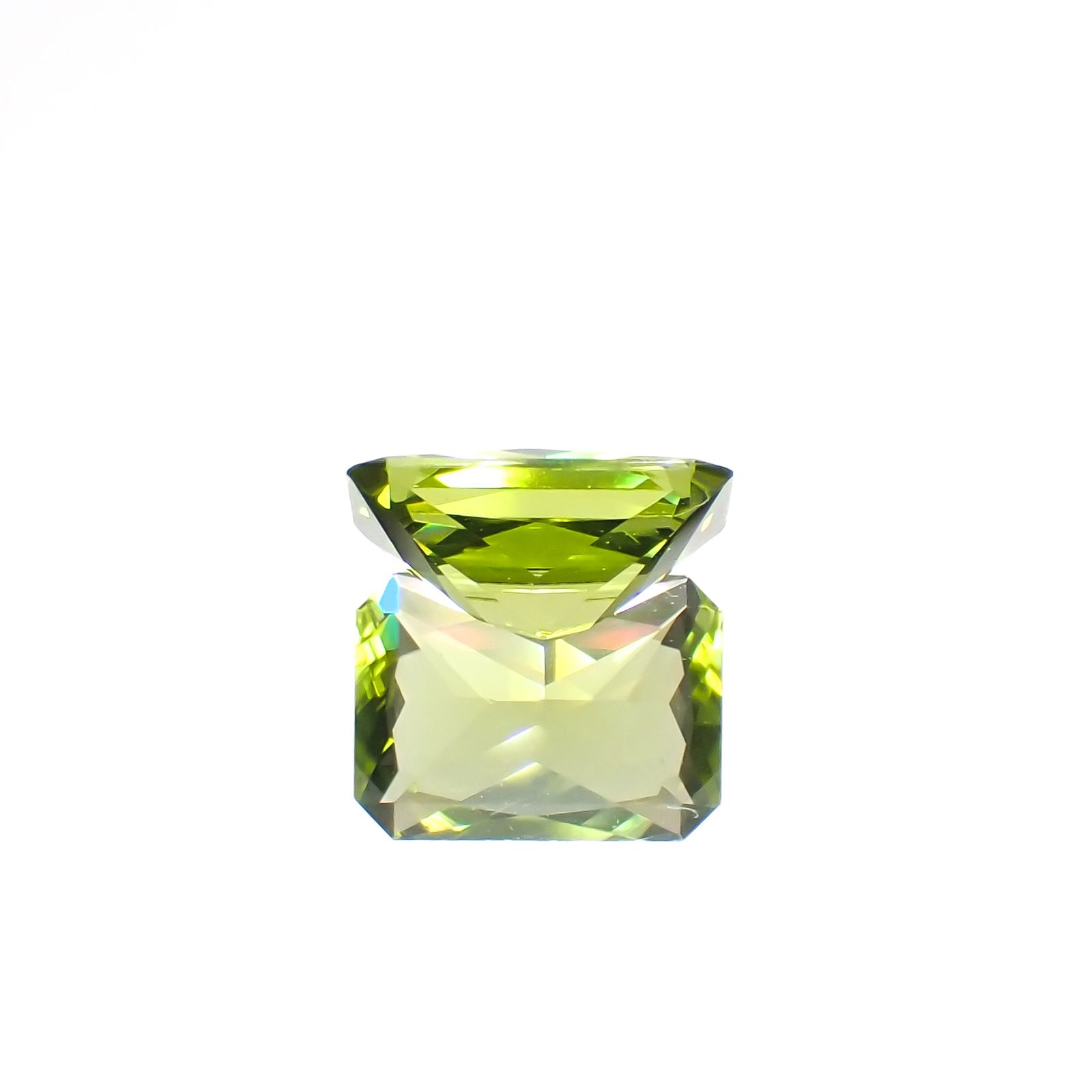 ペリドット 中国産 1.37ct[230622294]8.1x5.9mm前後