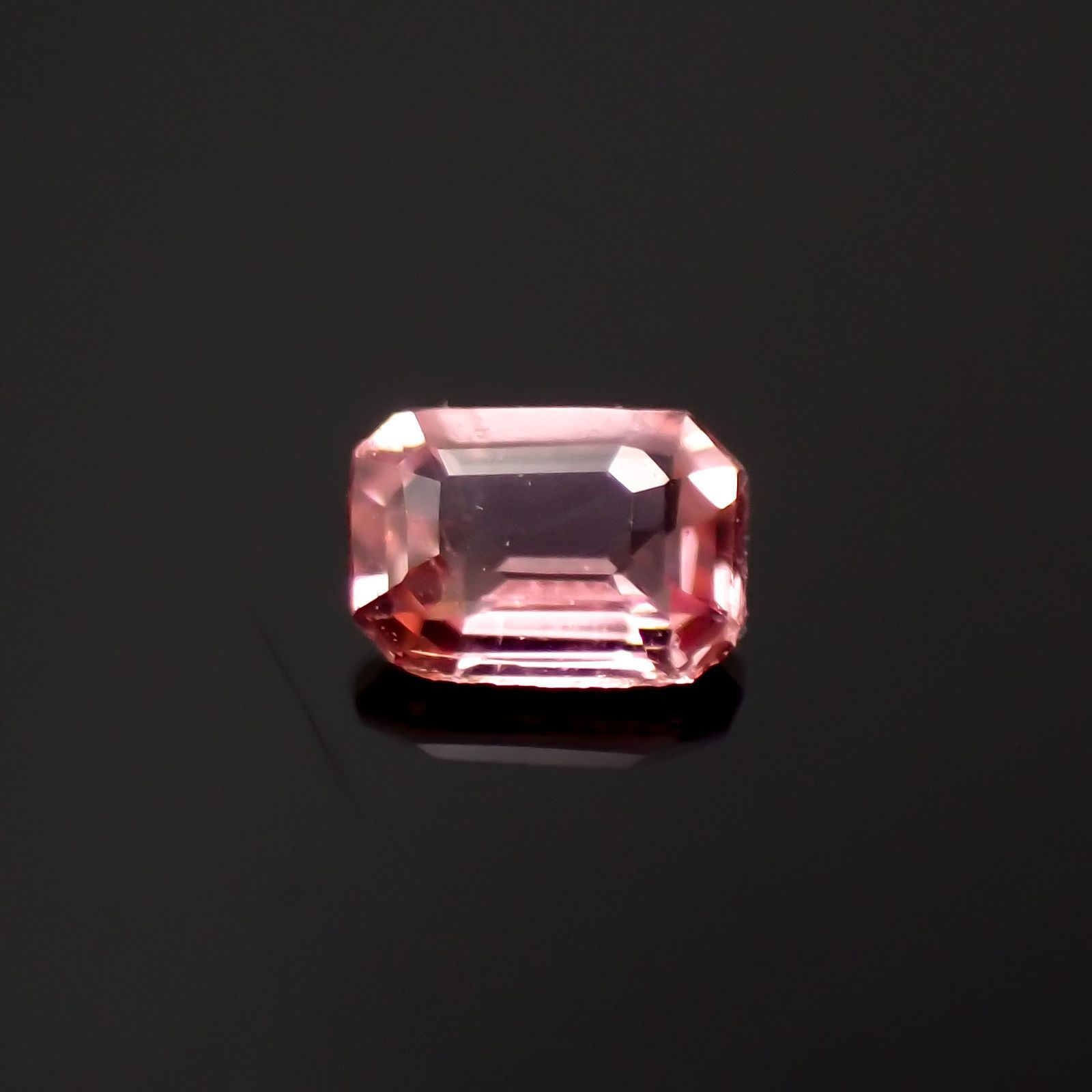 ヴェイリネナイト(宝石名ベイリネナイト)パキスタン産 0.057ct 識別済[221219285]2.6x1.9mm前後