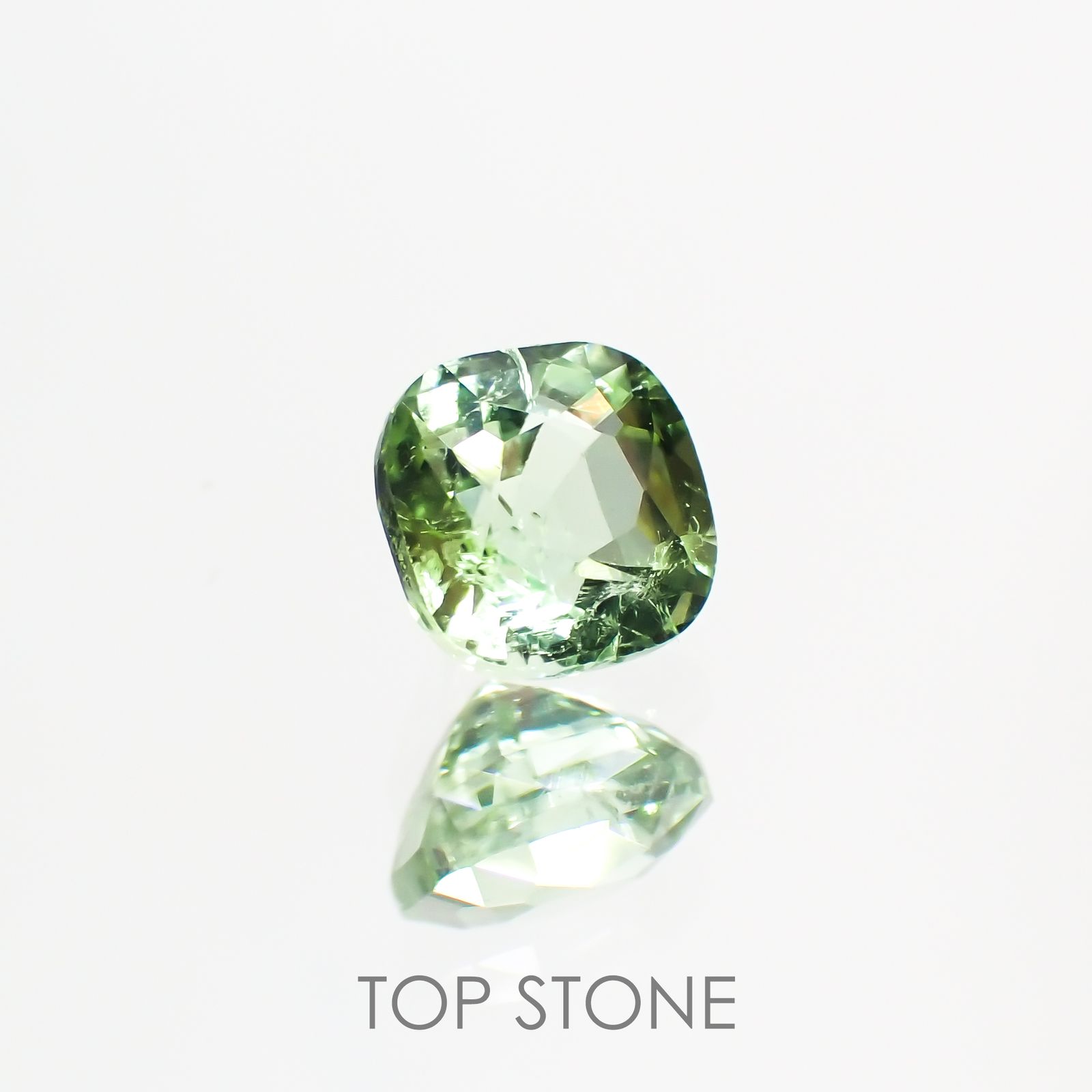 ミントトルマリン(宝石名グリーン・トルマリン) アフガニスタン産ス 0.46ct 識別済[211013620]4.5×4.4mm前後