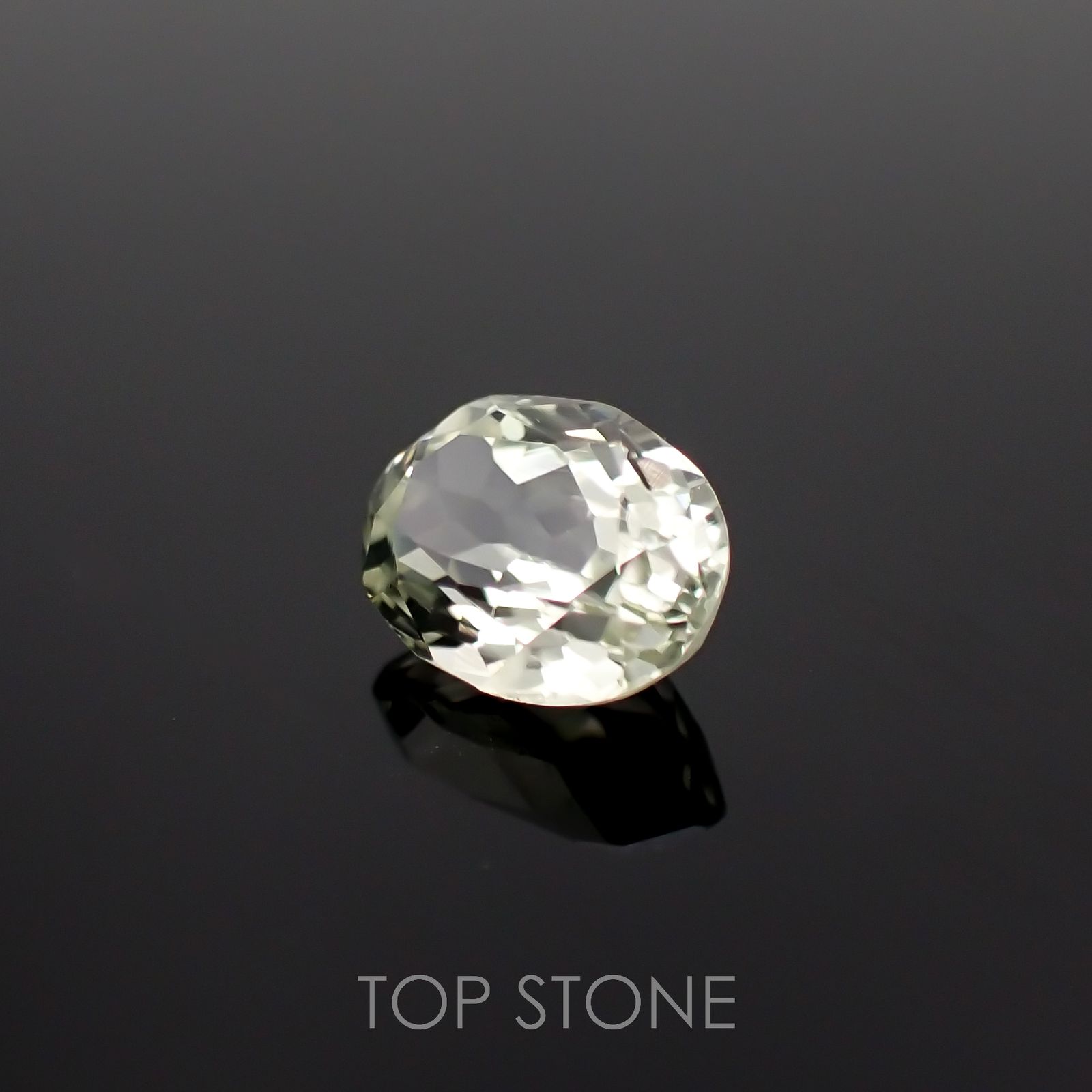 シリマナイト(宝石名シリマナイト)インド産 1.54ct 識別済[221018464]8.1x6.2mm前後