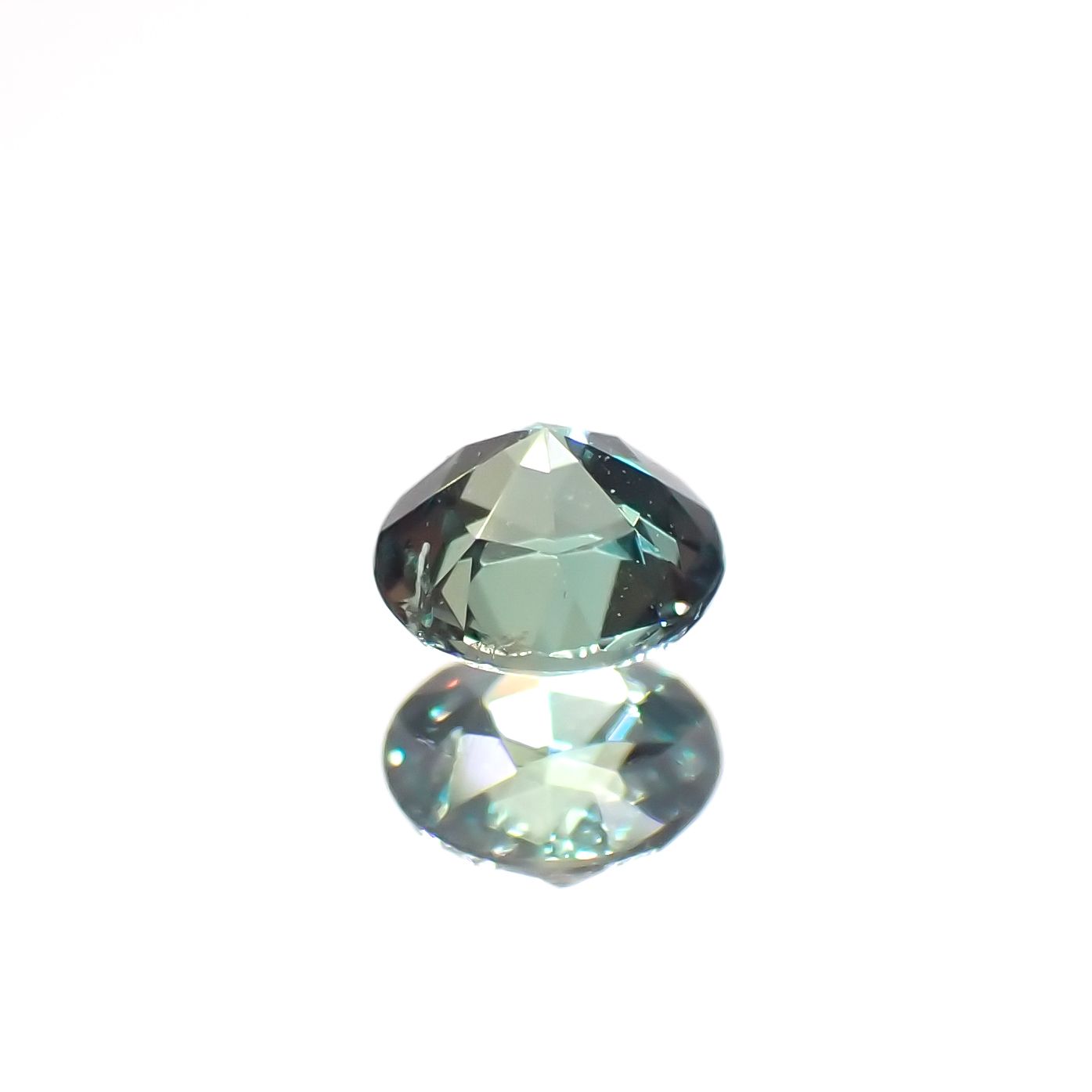 アレキサンドライト(宝石名アレキサンドライト)ブラジル産/EmeraldMains社製 0.124ct ソ付(彩珠)[231224616]3.1x3.1mm前後
