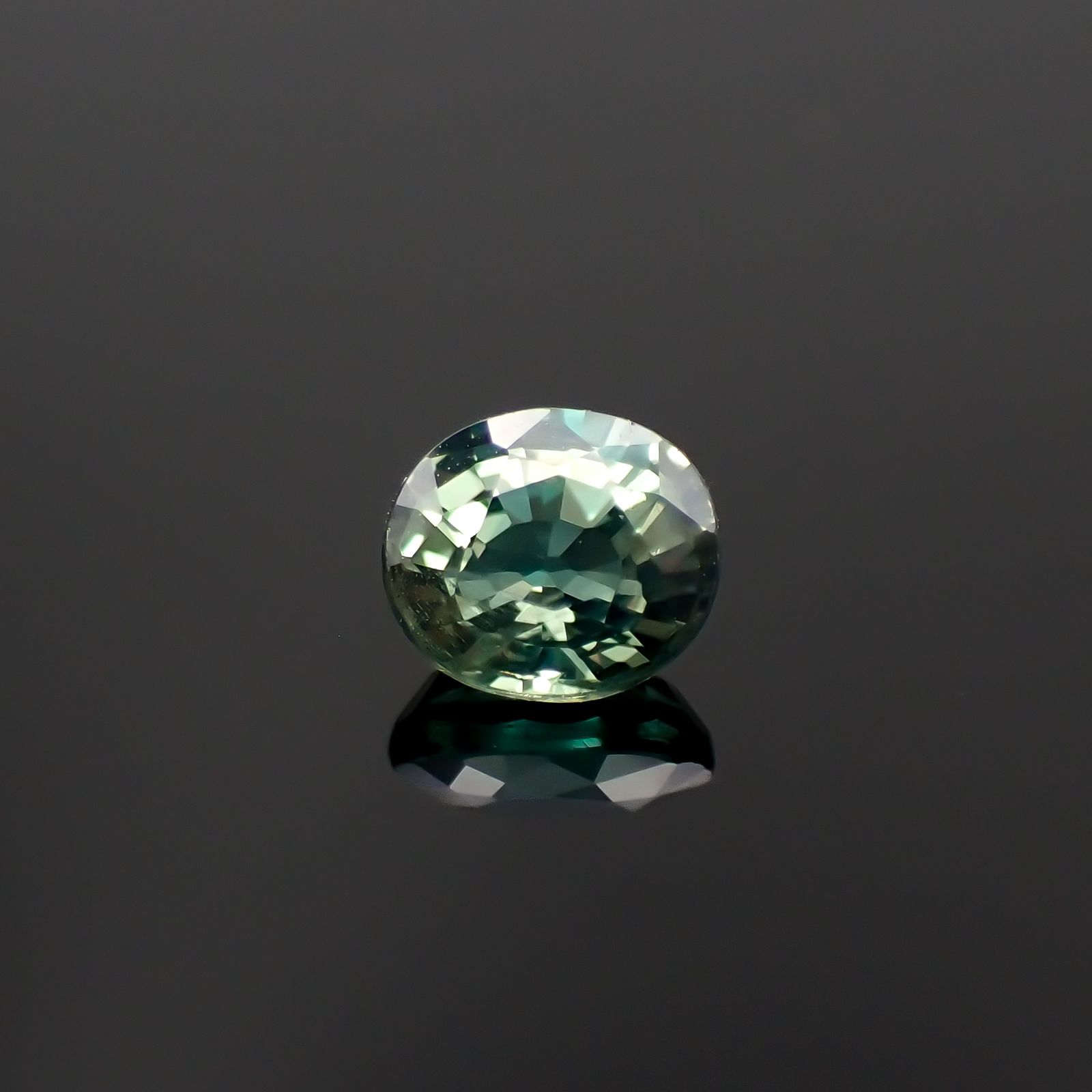 アレキサンドライト(宝石名アレキサンドライト)タンザニア産 0.48ct 識別済[230321356]4.7x4.2mm前後
