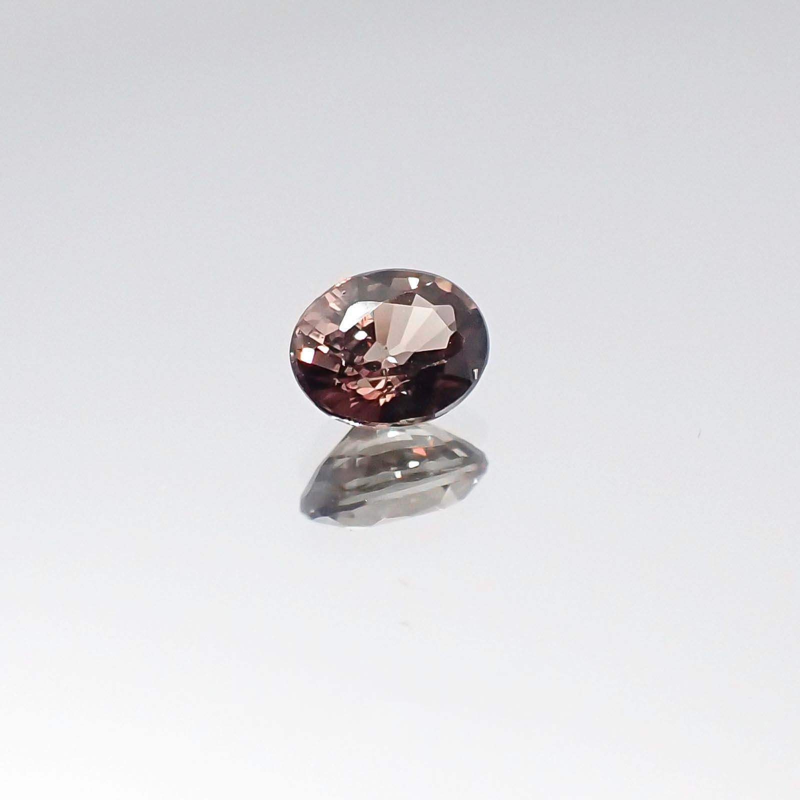 カラーチェンジサファイア 非加熱(宝石名サファイア)タンザニア産 0.39ct 識別済[230622426]4.7x3.6mm前後