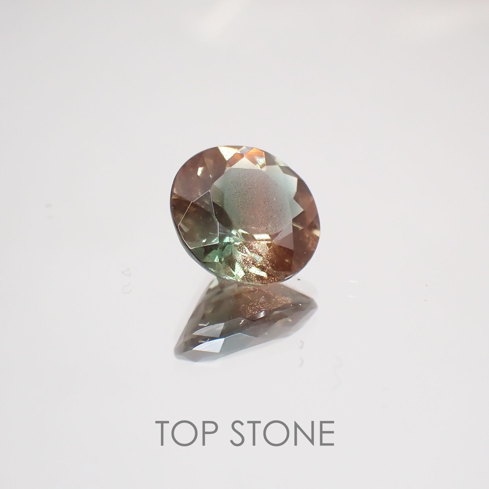 バイカラーオレゴンサンストーン アメリカ産 ルース 1.61ct[210310353]8.1×8mm前後
