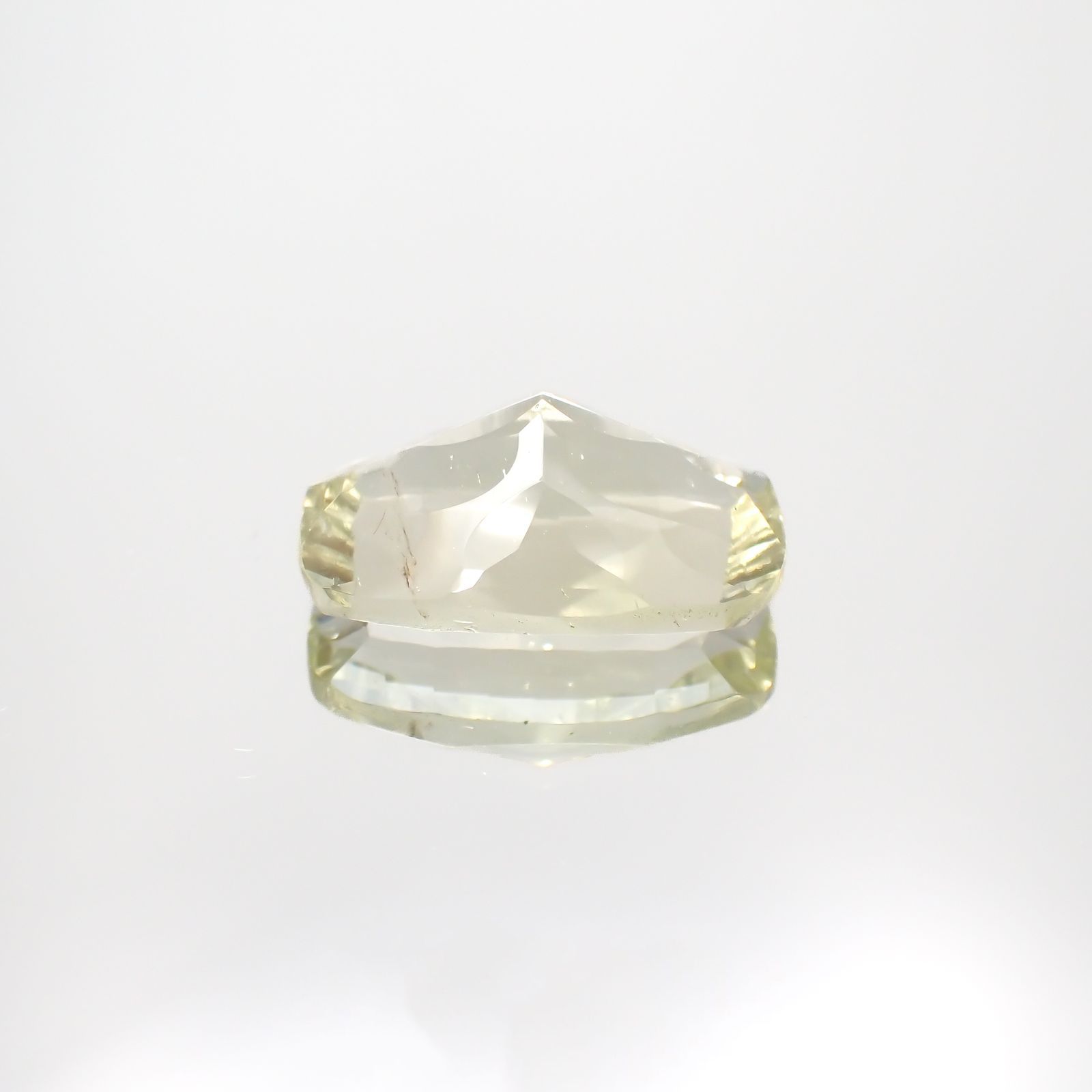 リビアングラス 発見地：エジプト・リビア砂漠 6.51ct[221018194]17x10.6mm前後