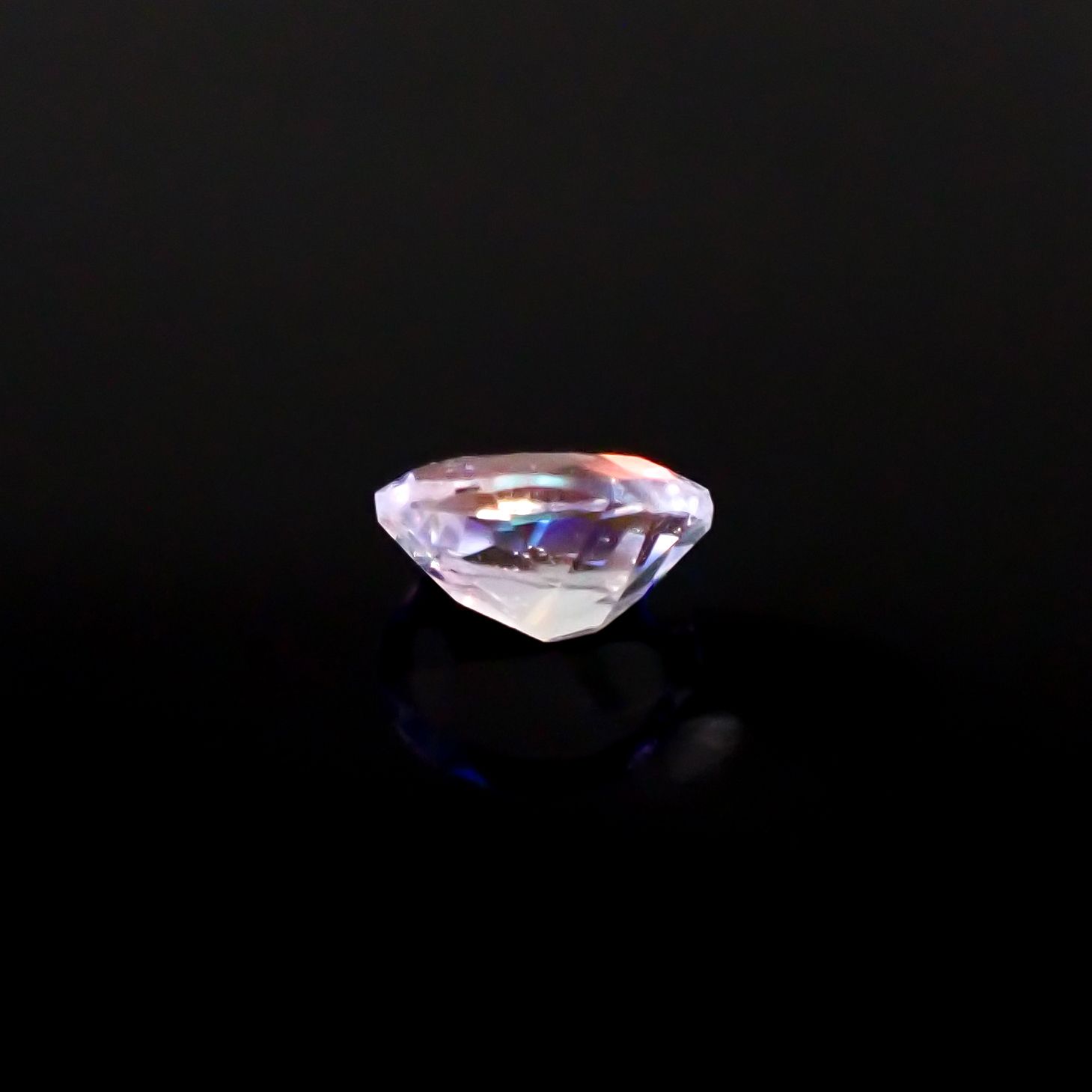 レインボームーンストーン(宝石名ラブラドライト)タンザニア産 0.31ct 識別済[241029204]5.2x4.1mm前後