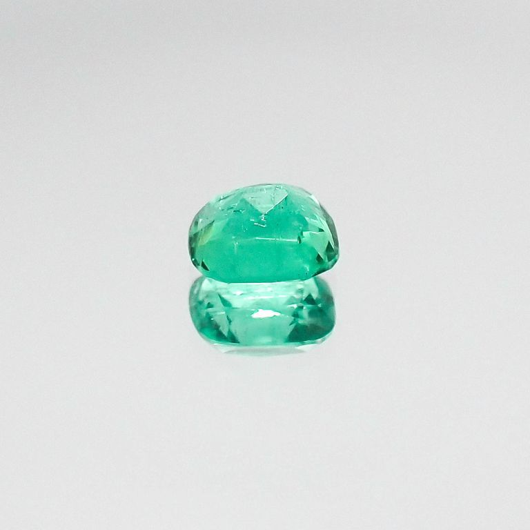 パライバトルマリン(宝石名トルマリン/別名パライバ・トルマリン) ブラジル産 0.409ct ソ付(宝貴協)[20052683]4.8×4.0mm前後