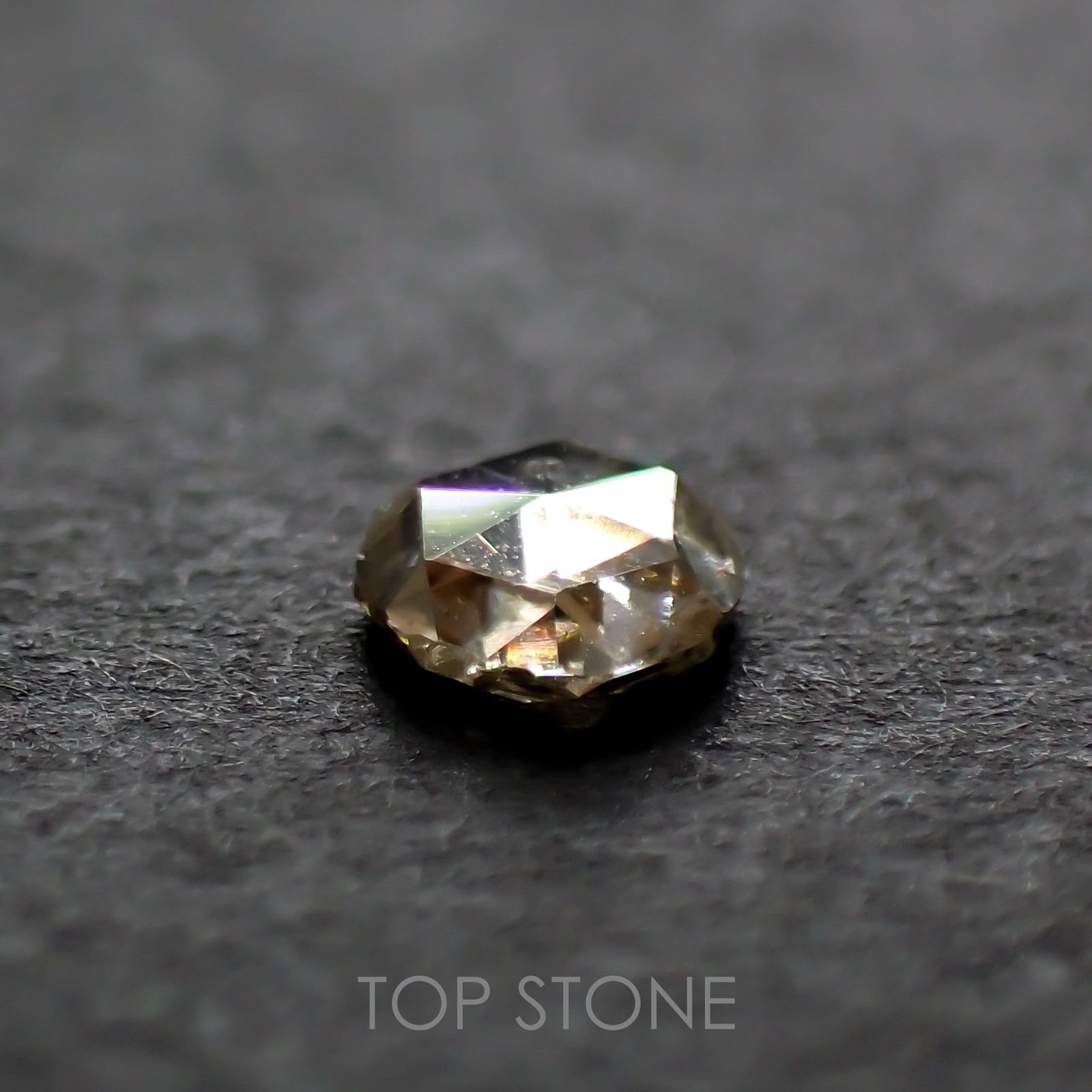 0.43ct 八面体 ダイヤモンド ダイアモンド 原石 ルース ケース付き-