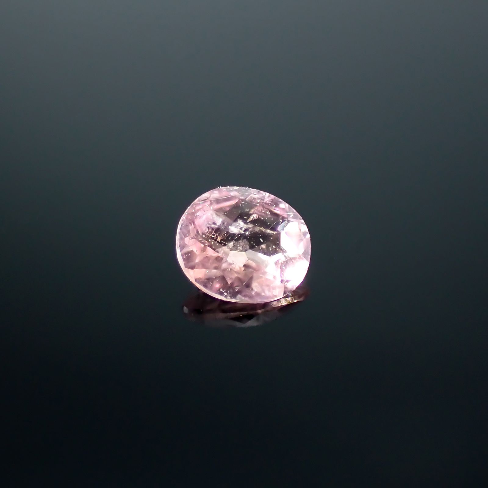 ペツォッタイト(ラズベリル)(宝石名ペツォッタイト)マダガスカル産 0.11ct 識別済[240226156]3.3x2.9mm前後