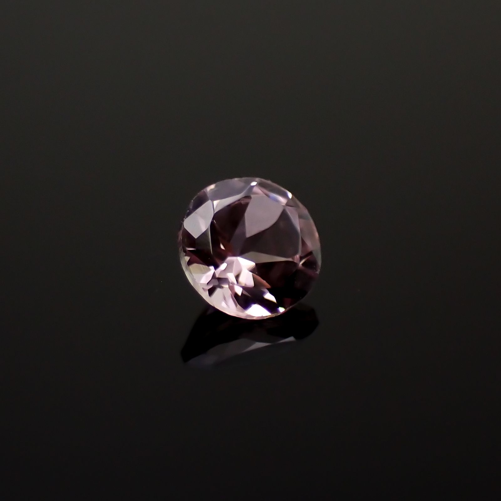 ドラゴンガーネット タンザニア産 0.19ct[230421443]3.4x3.4mm前後