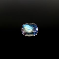 レインボームーンストーン(宝石名ラブラドライト)マダガスカル産 1.298ct ソ付(彩珠)[240326939]7.9x6.9mm前後