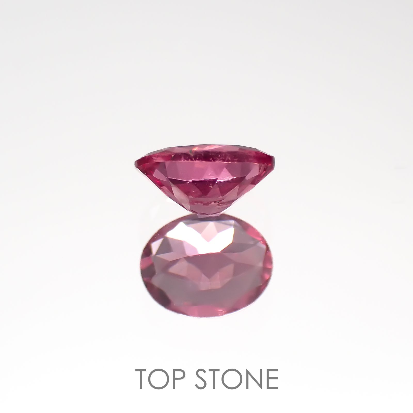 ホットピンクスピネル(宝石名ピンク・スピネル)タンザニア産 0.33ct 識別済[220817353]5x3.9mm前後