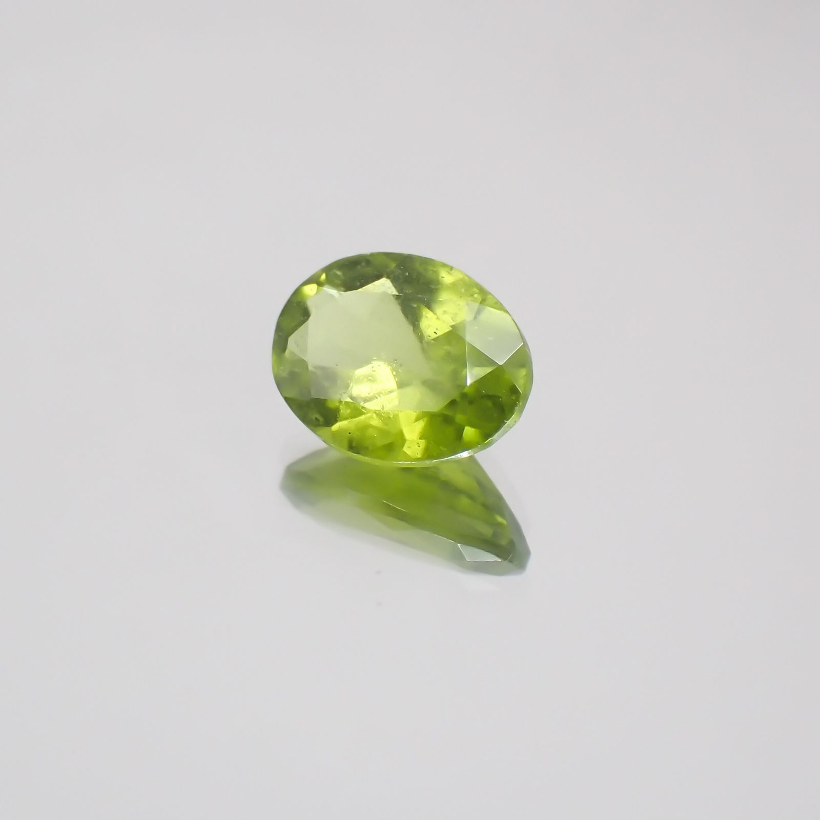 アイドクレース(宝石名アイドクレース) ケニア産 1.22ct 識別済[21059954]7.9×5.9mm前後