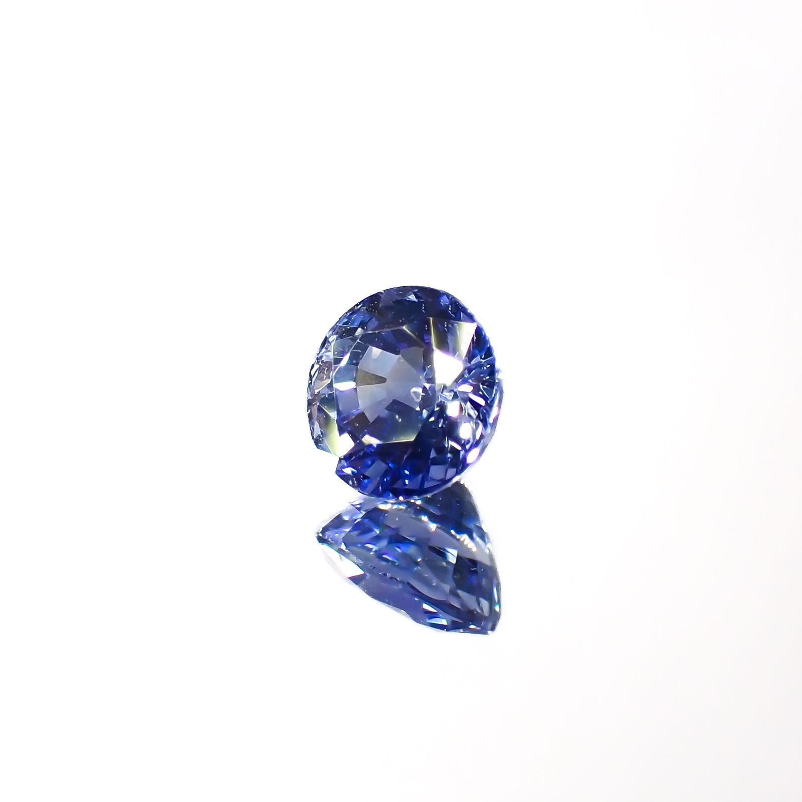 アイスブルーサファイア(宝石名サファイア)スリランカ/マダガスカル産 0.65ct 識別済[220515979]4.9x4.8mm前後