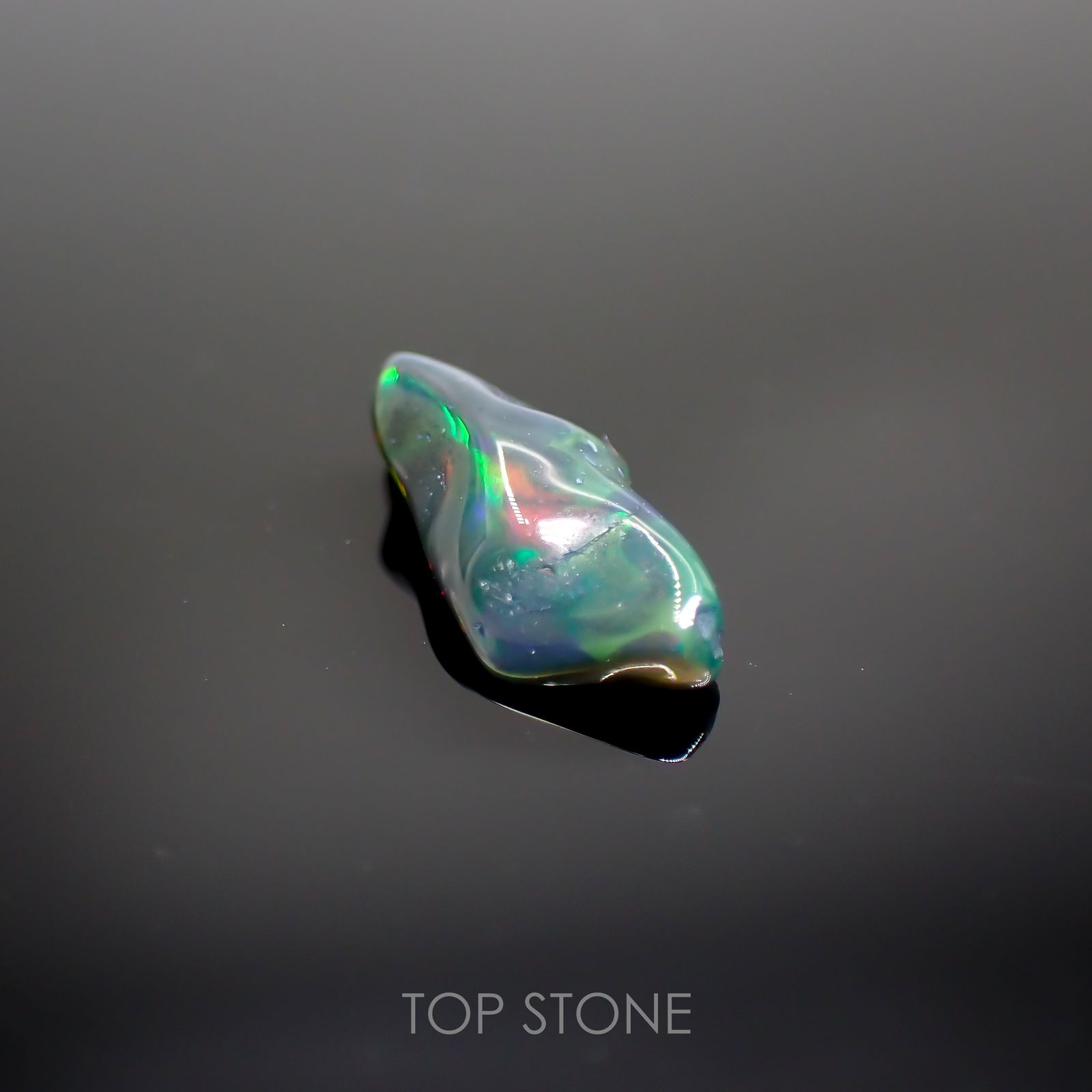 ◇バロック型◇ブラックオパール(宝石名オパール/加熱処理) エチオピア産 1.03ct 識別済[211013507]13.8×6mm前後